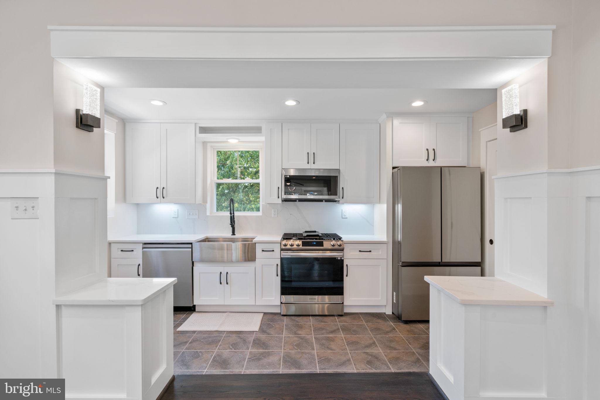 JEFFERSON MANOR - Residential