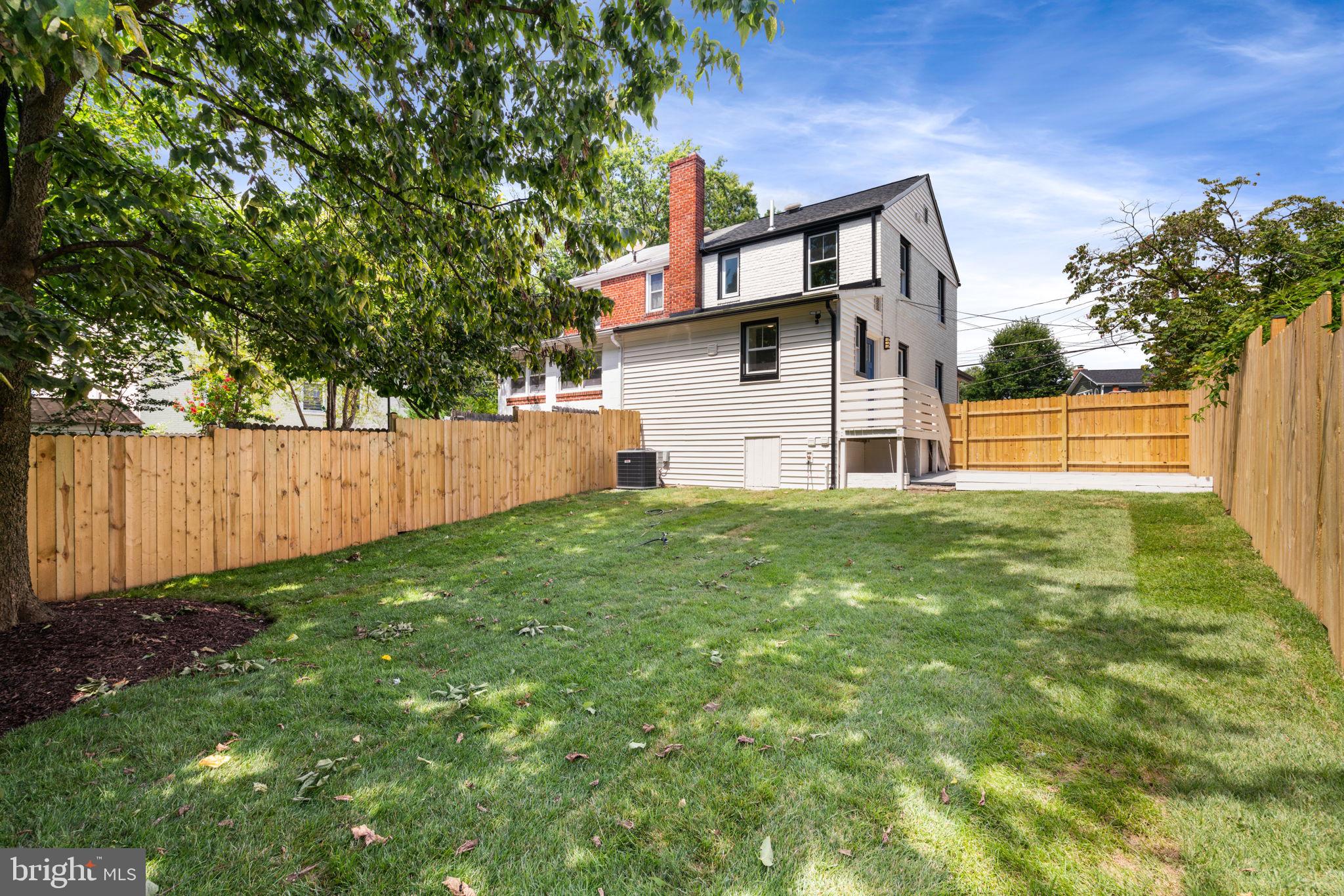 JEFFERSON MANOR - Residential