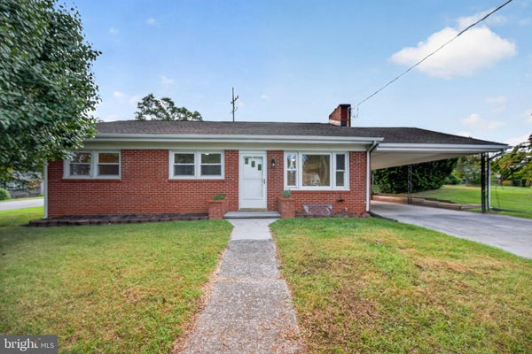 801 HAPPY CREEK RD, FRONT ROYAL, VA 22630 - Image e2a9e5f73f8cfb4dc63d867c0a922b6a/845918169