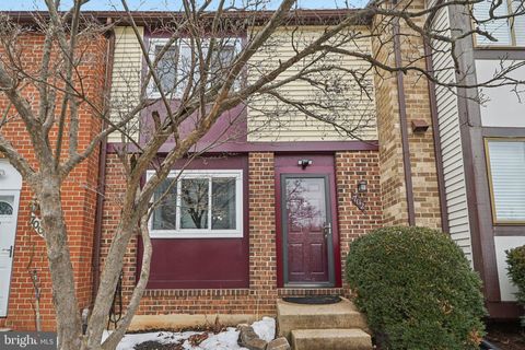 Condo For Sale - 702 Giles Place<br/> STERLING, VA 20164