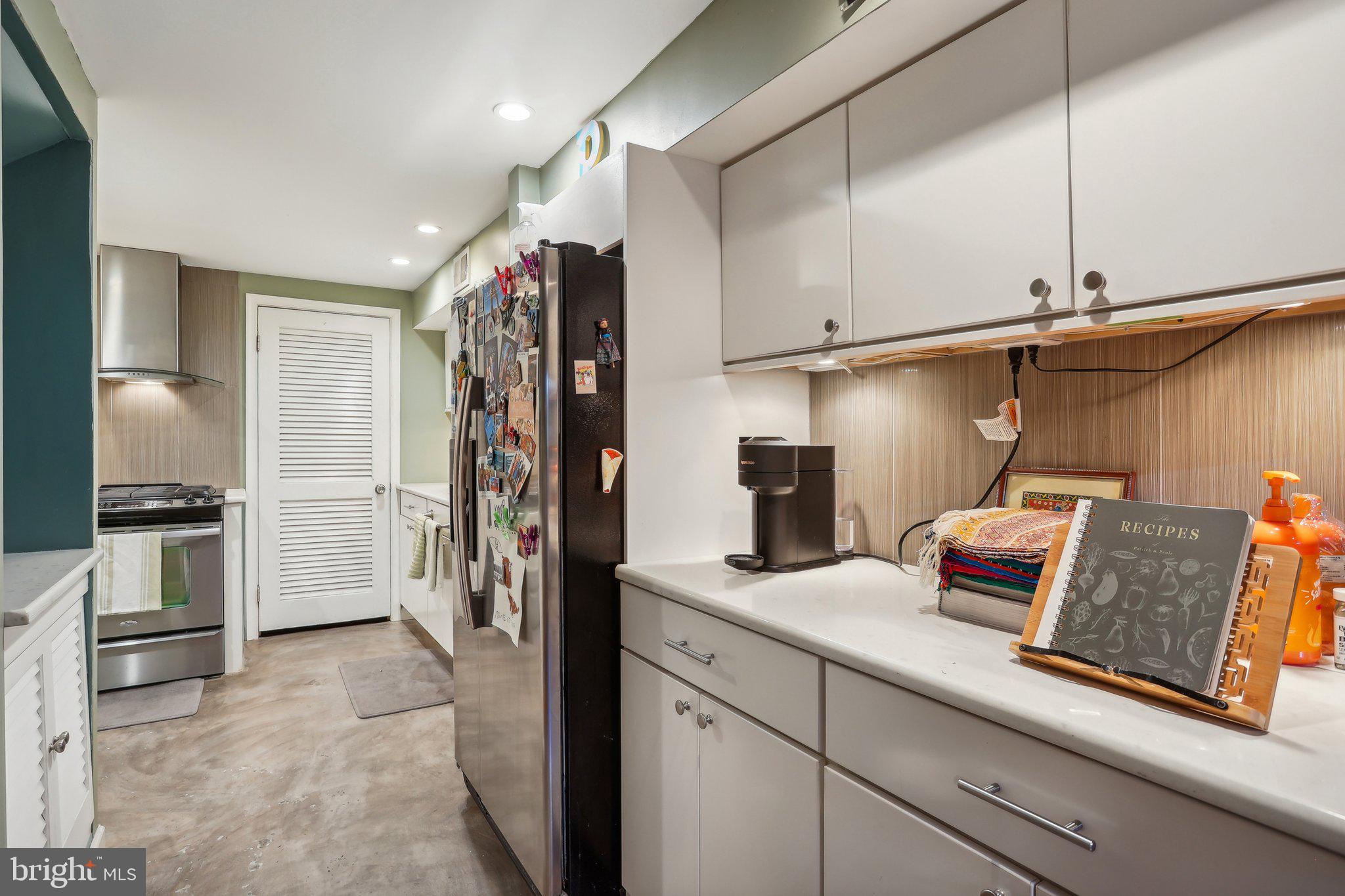 WASHINGTON SQ WEST - Residential