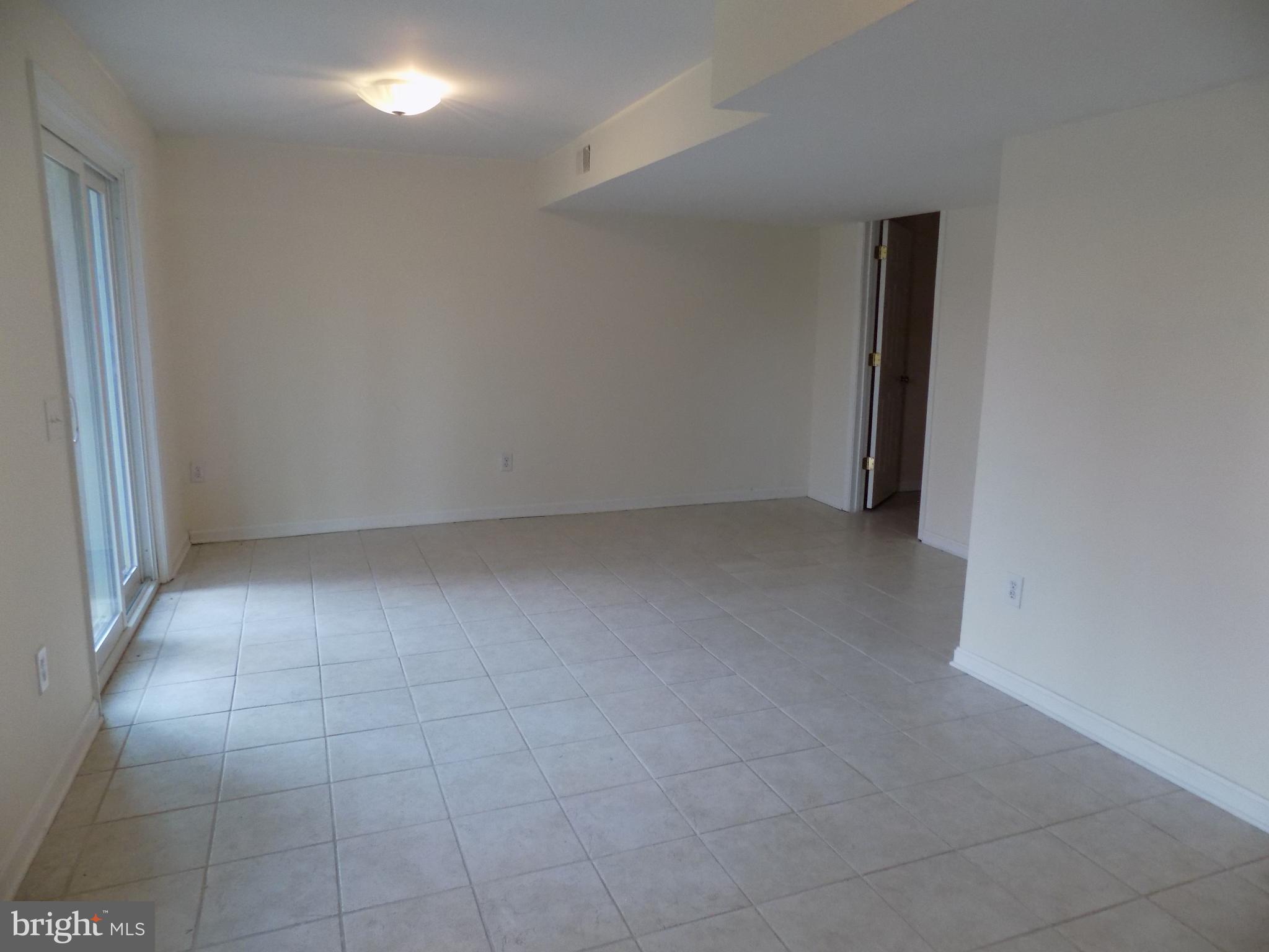 FRANKLIN FARM - Residential Lease