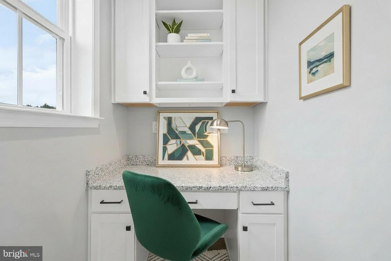 4615B CROSSING COURT