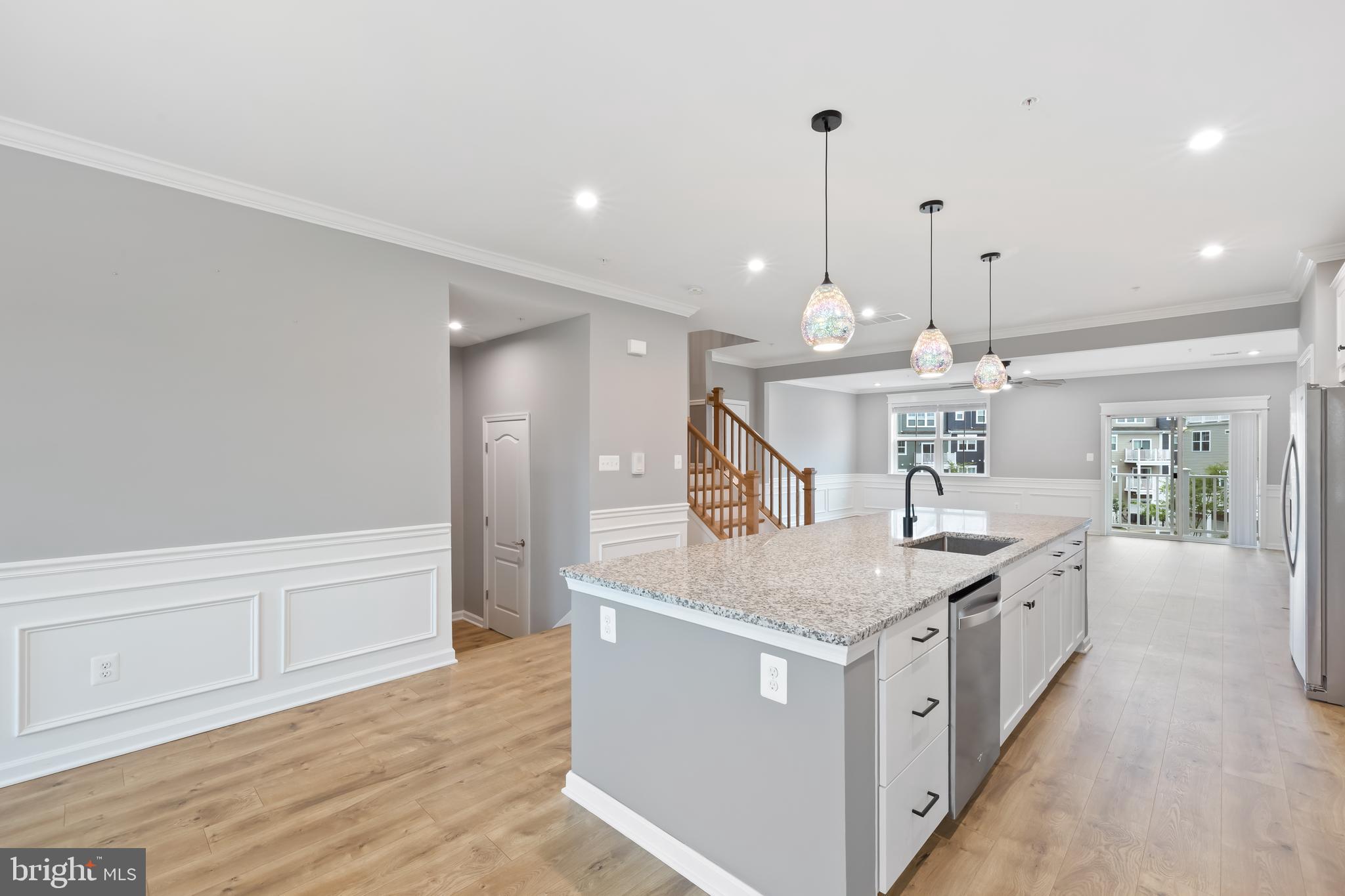 4615B CROSSING COURT