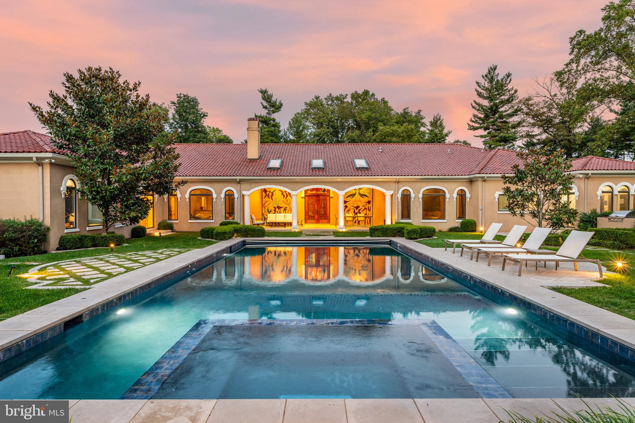 1100 GINKGO LANE