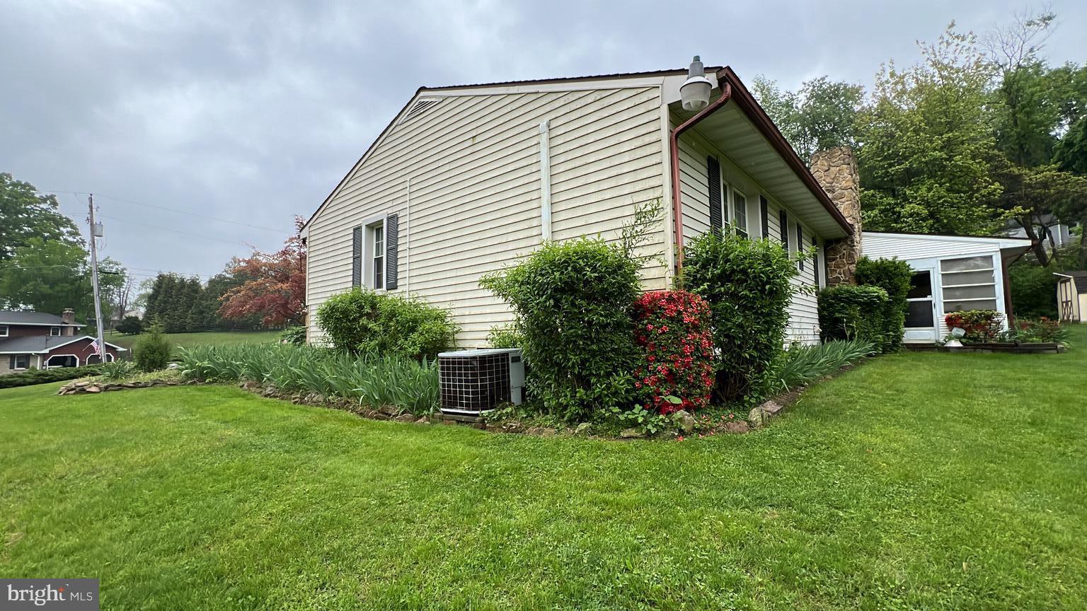 MOHNTON LAWN - Residential