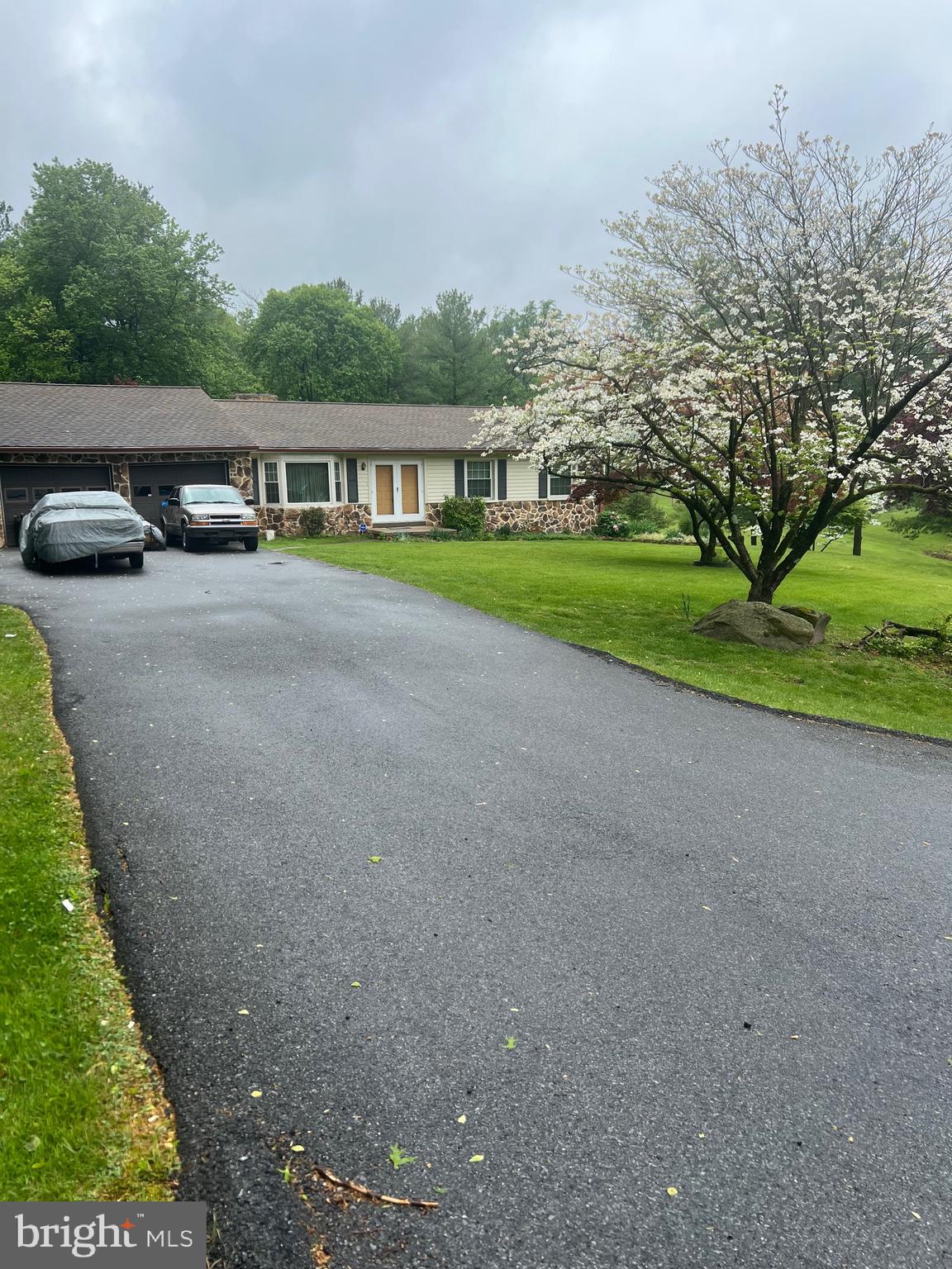 MOHNTON LAWN - Residential