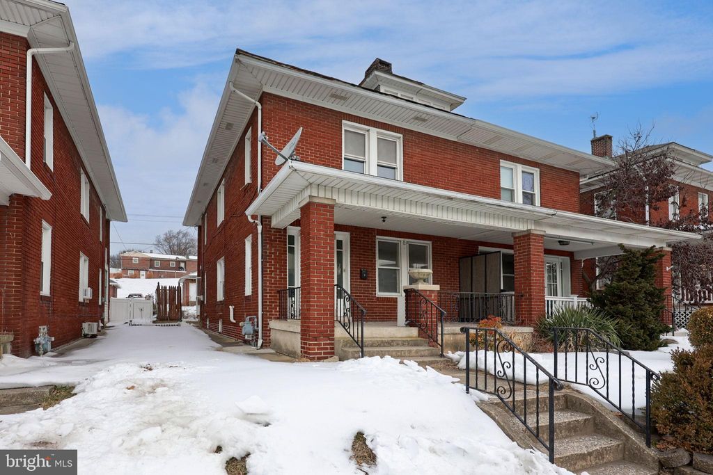 Photo of 847 Florida Avenue, YORK, PA 17404 (MLS # PAYK2097644)