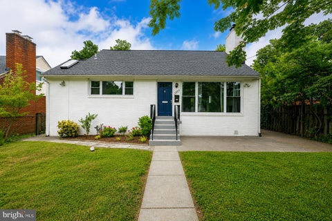 Photo of 2604 Plyers Mill Road, SILVER SPRING, MD 20902 (MLS # MDMC2244432)