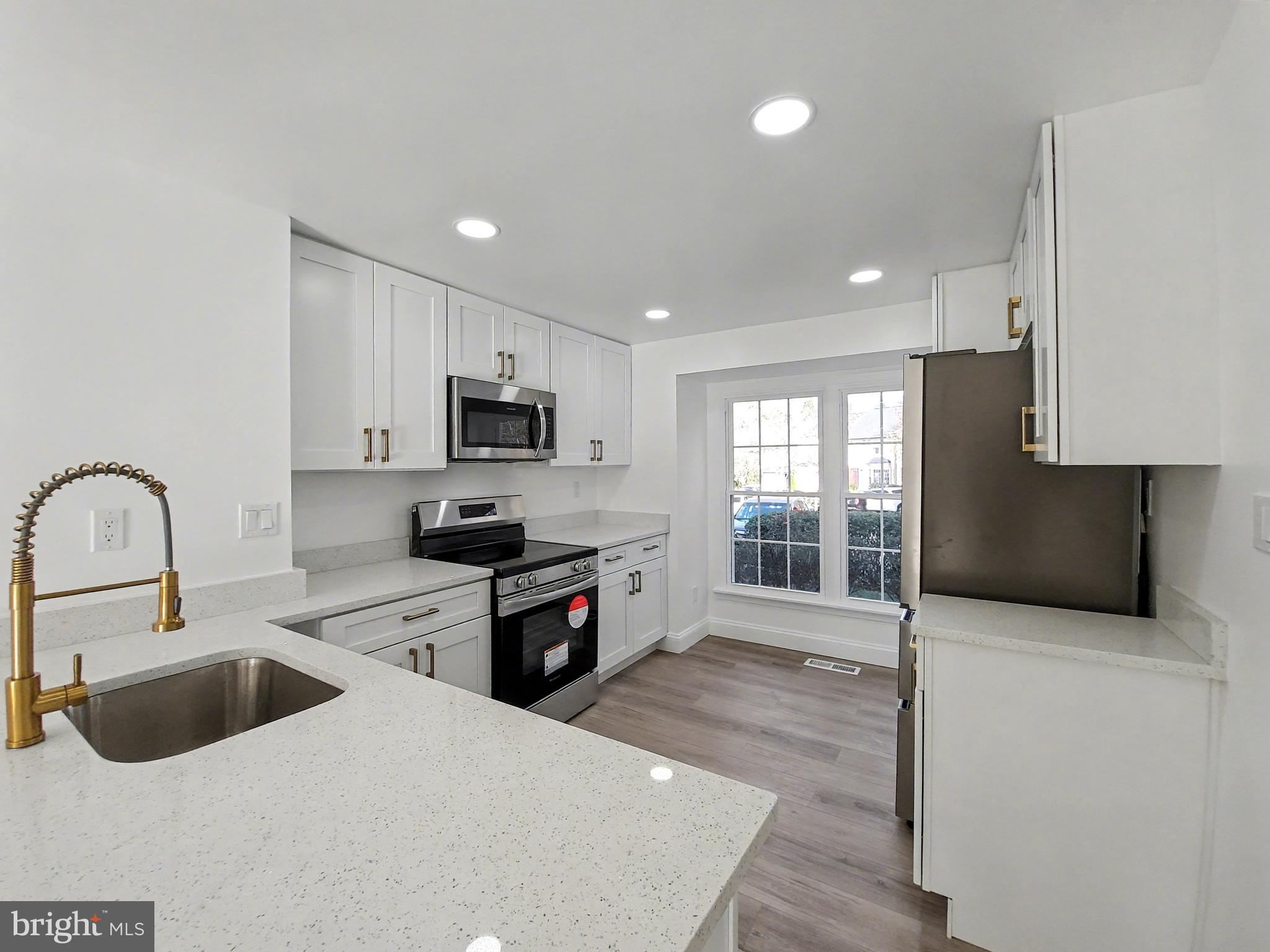 SUFFOLK PLACE - Residential