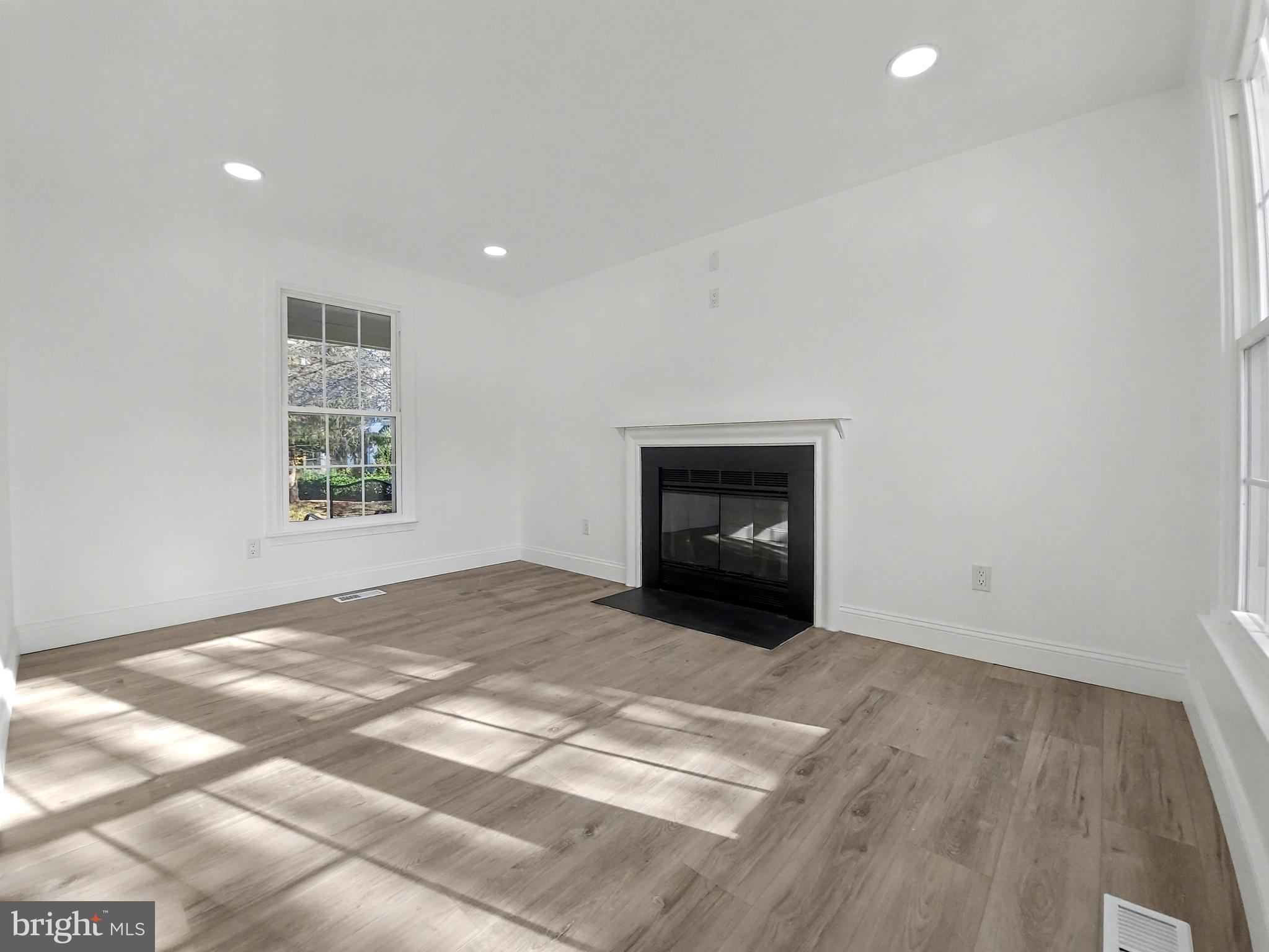 SUFFOLK PLACE - Residential