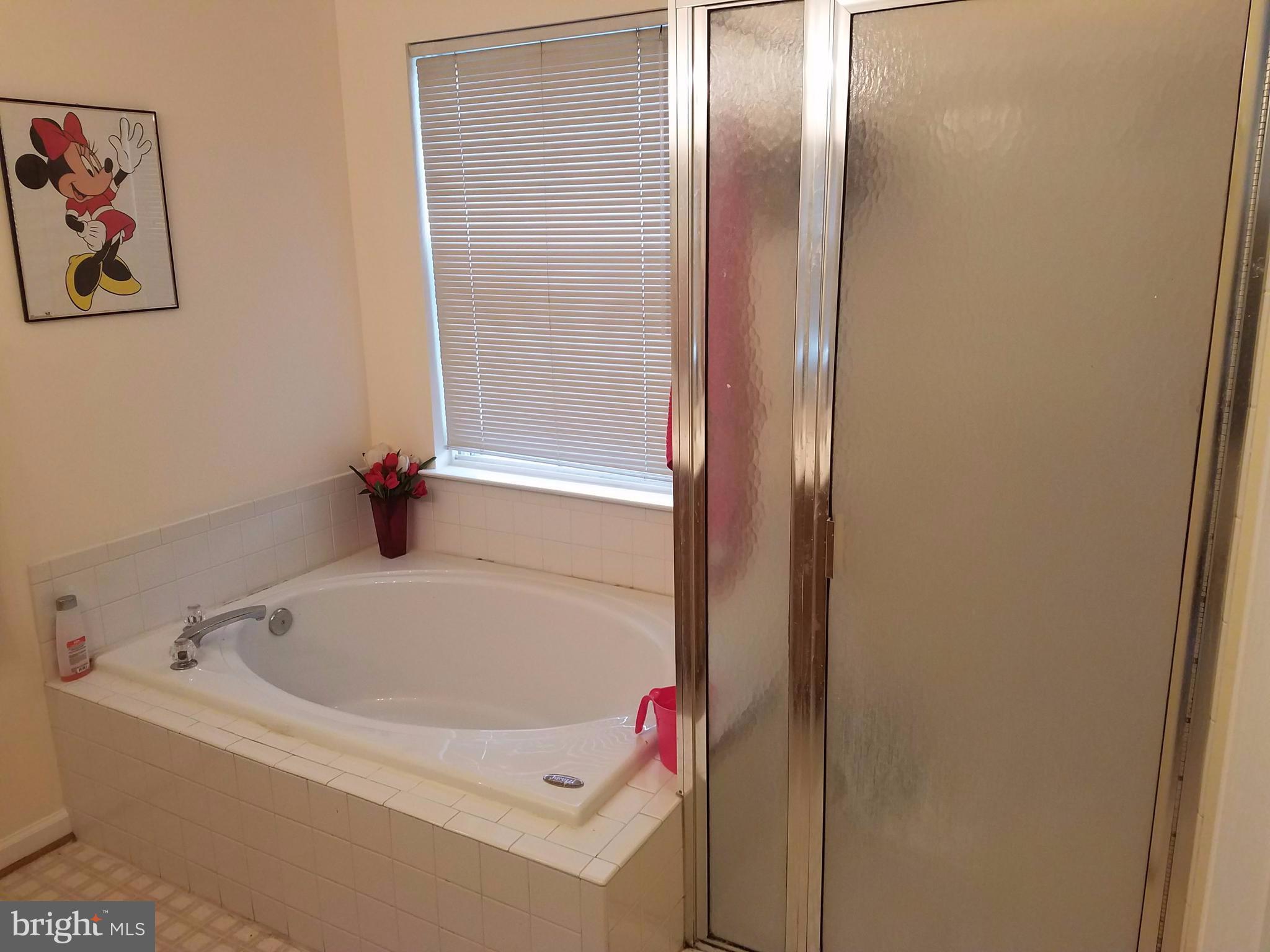 CASCADES - Residential Lease