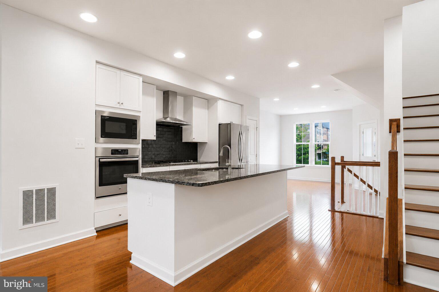 9251 WOOD VIOLET COURT