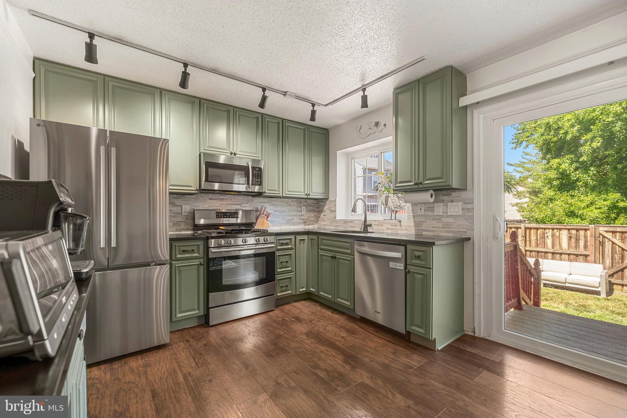 8061 TOPPER COURT