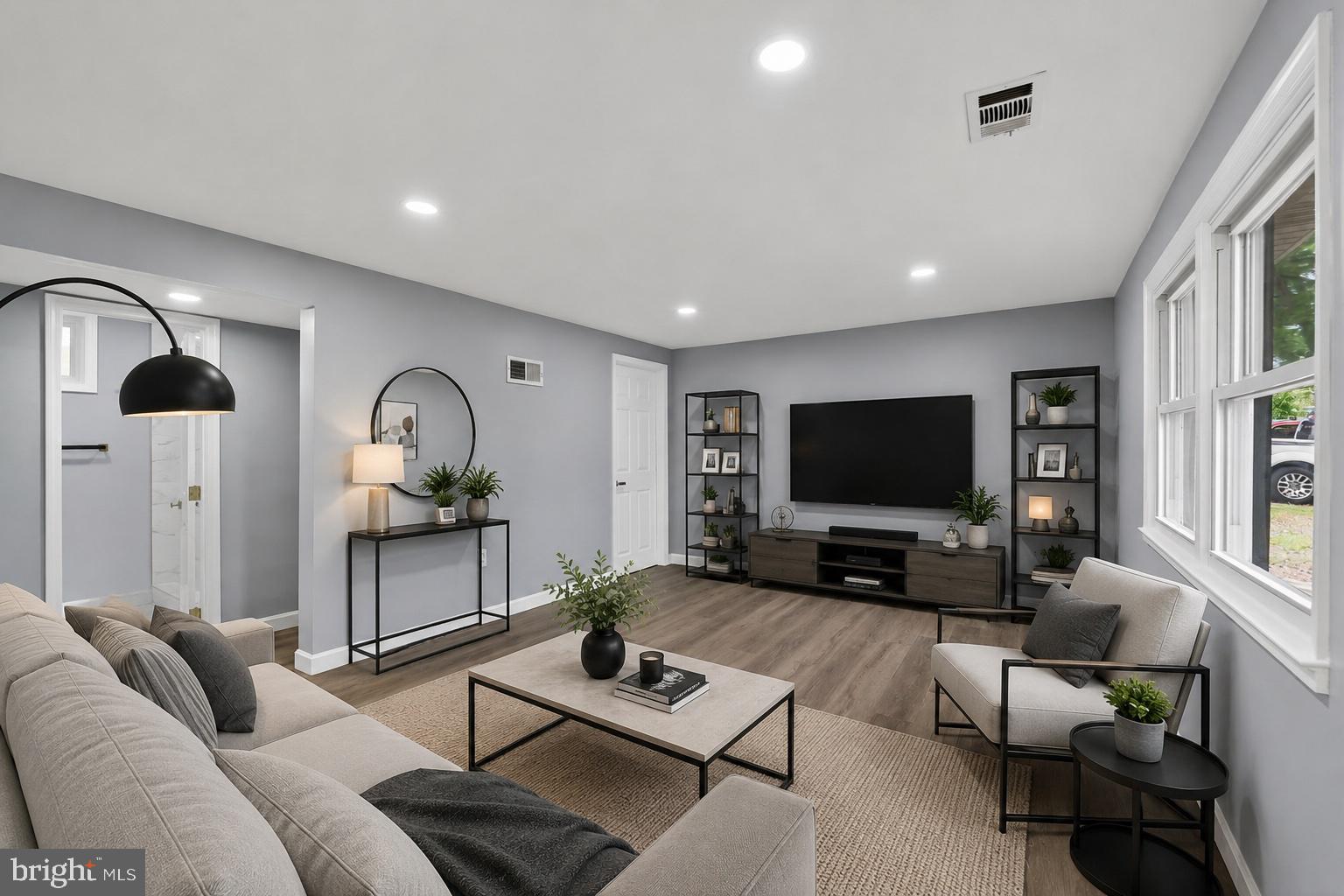 3604 HALLOWAY N