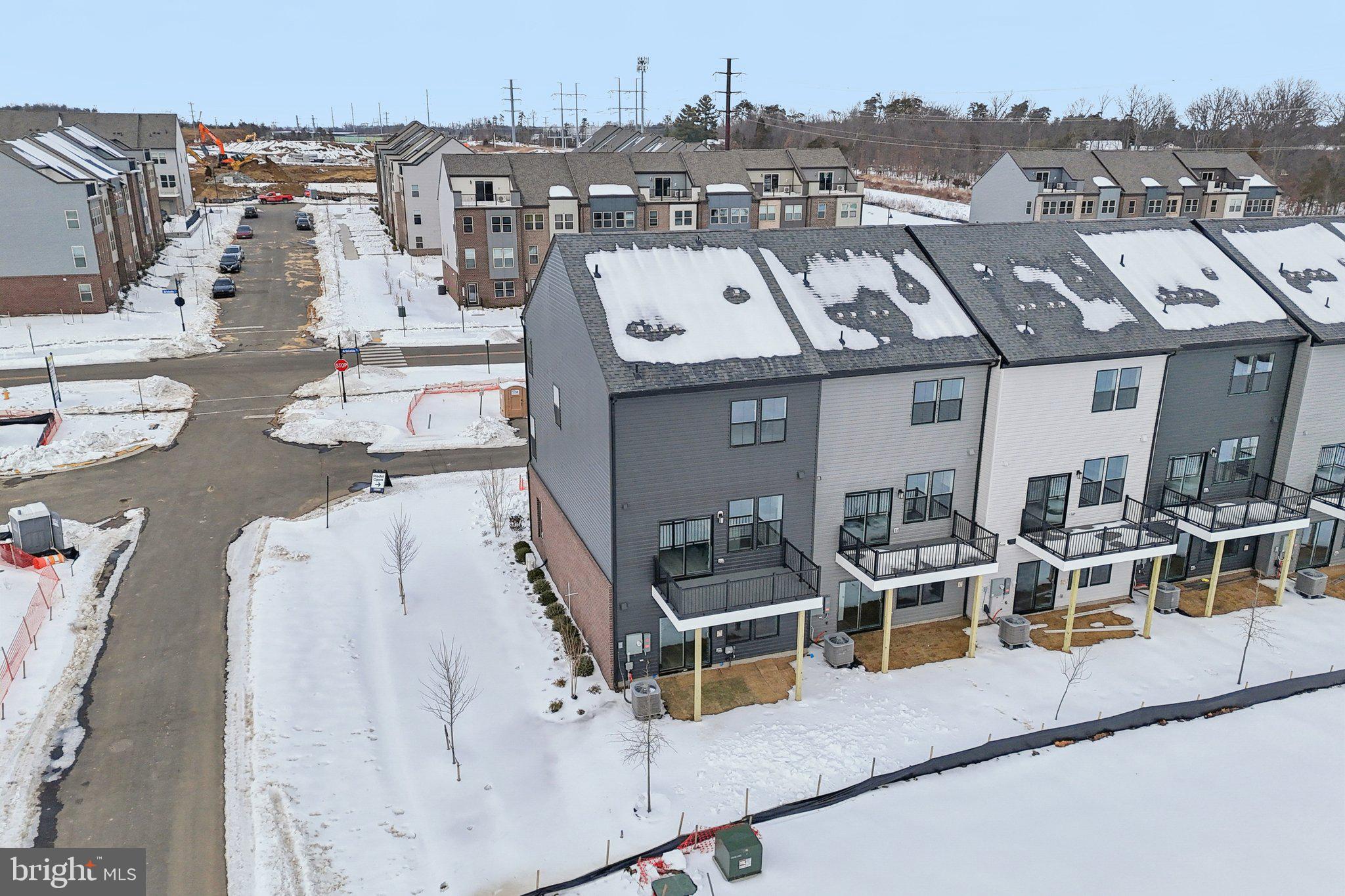 INNOVATION TOWN CENTER - Residential