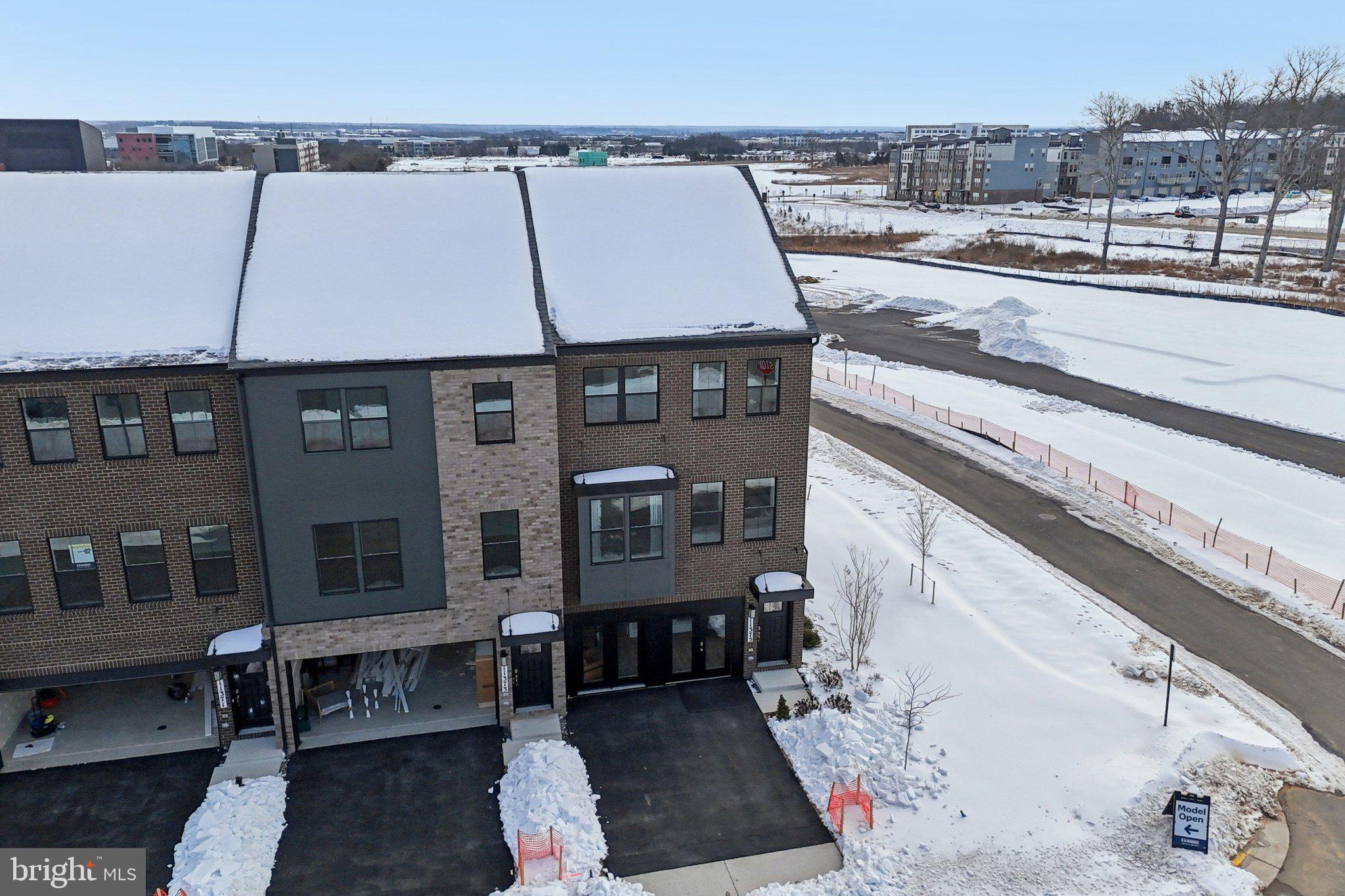 INNOVATION TOWN CENTER - Residential