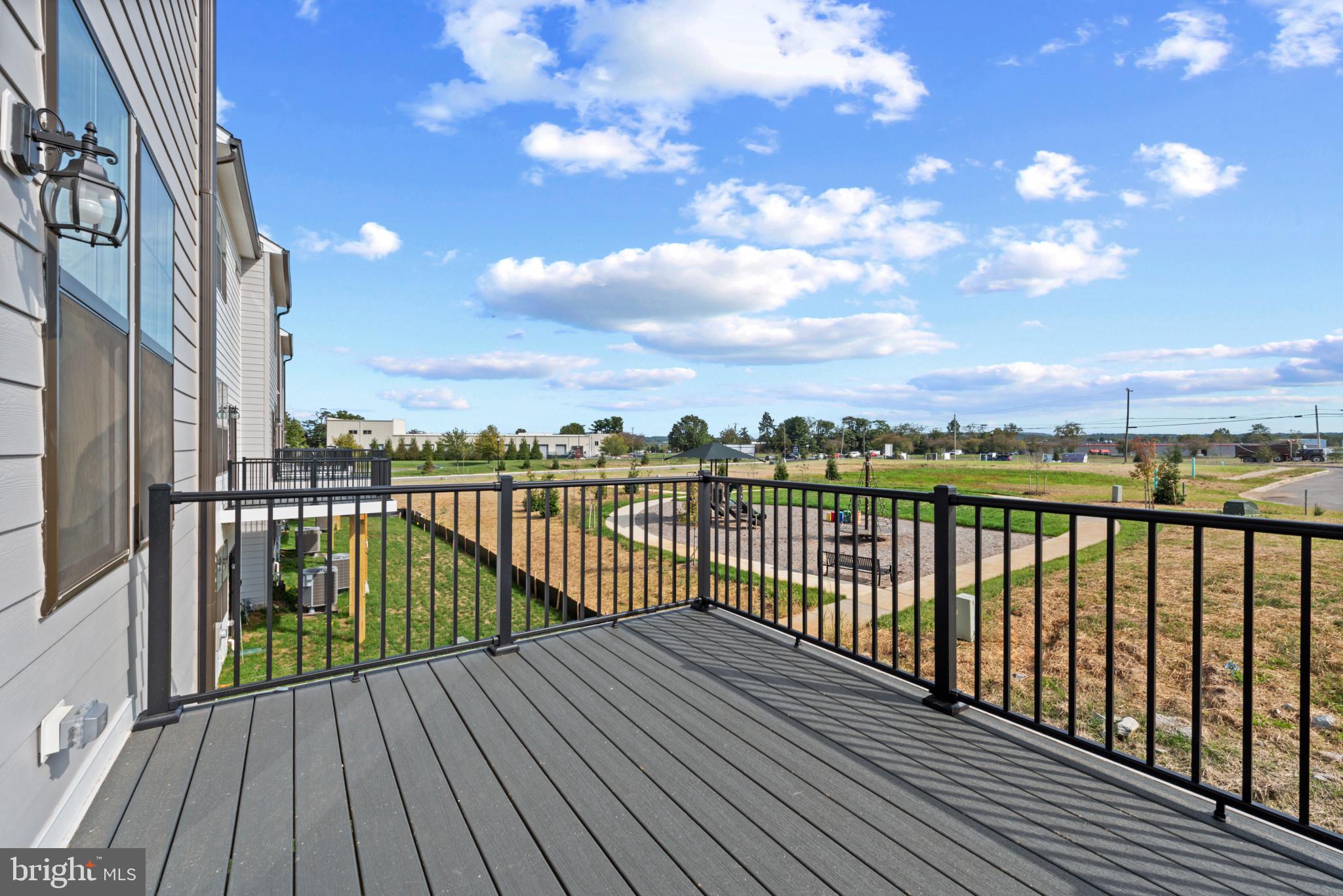 INNOVATION TOWN CENTER - Residential