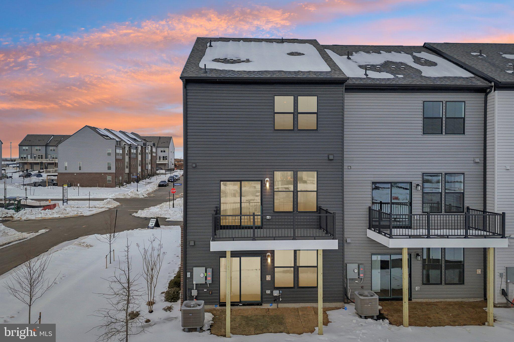 INNOVATION TOWN CENTER - Residential