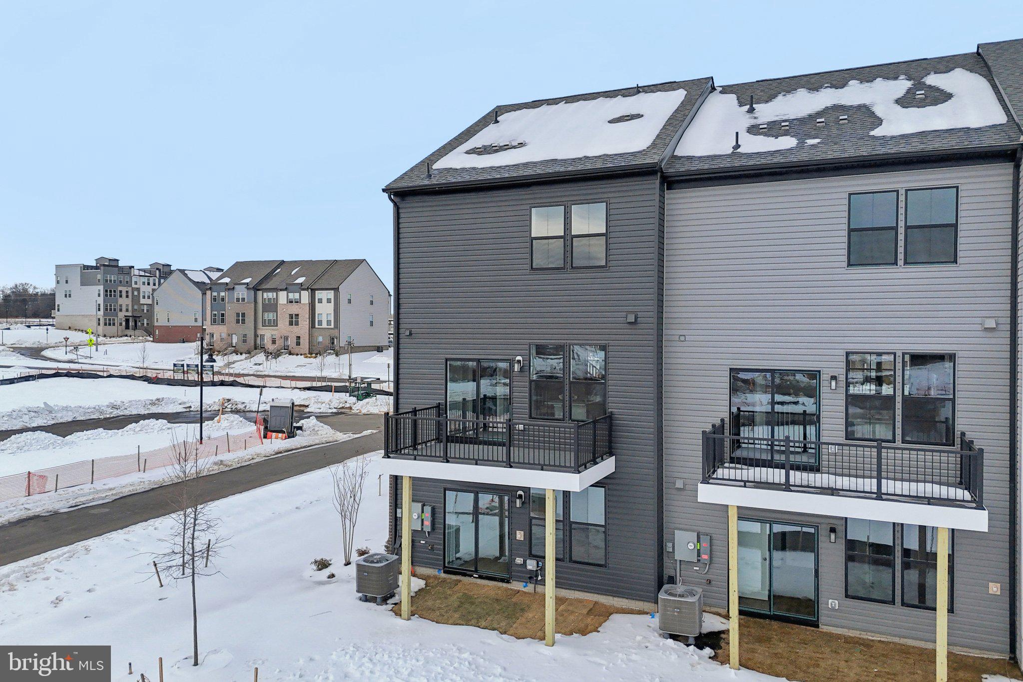 INNOVATION TOWN CENTER - Residential