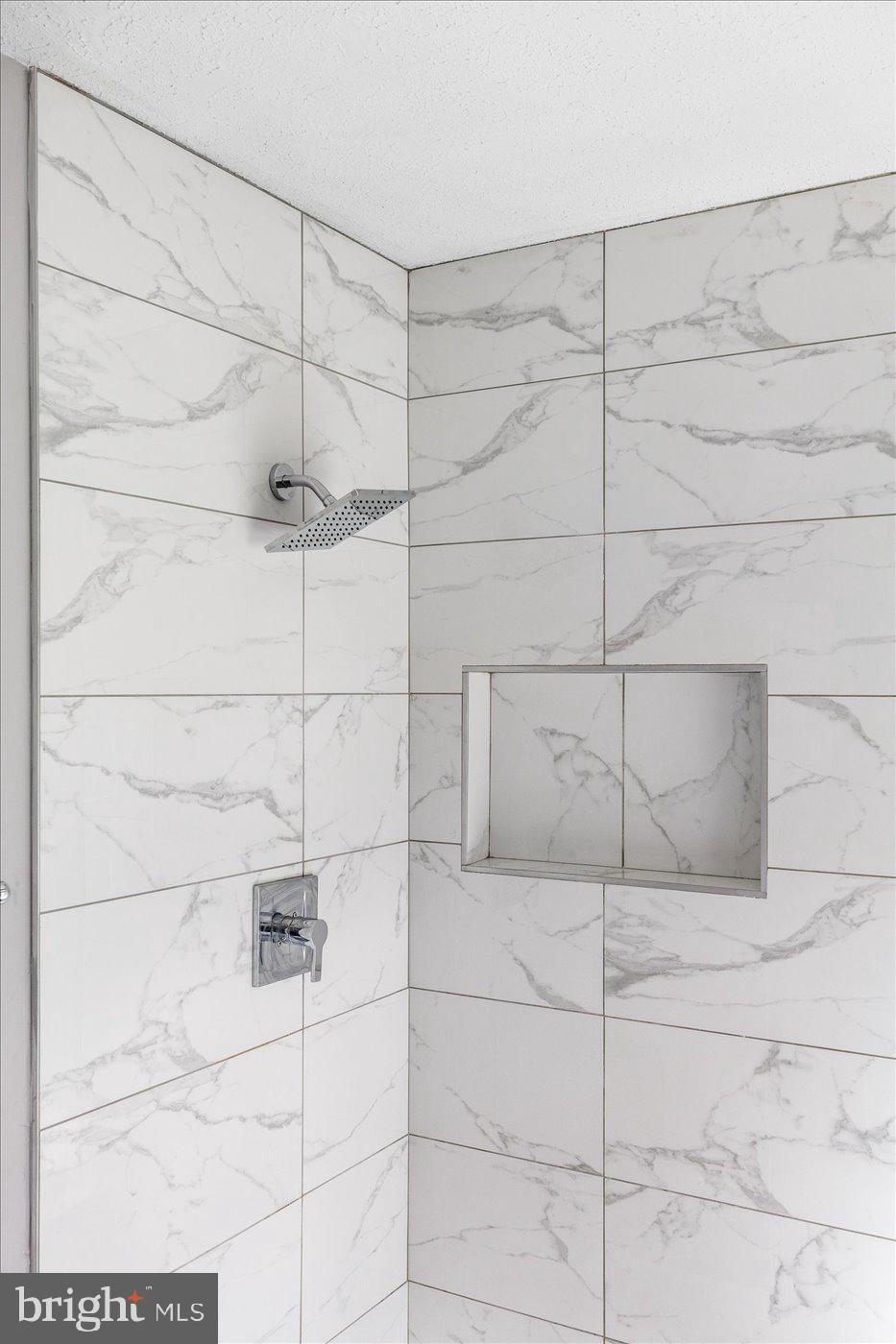 WALNUT HILLS - Residential