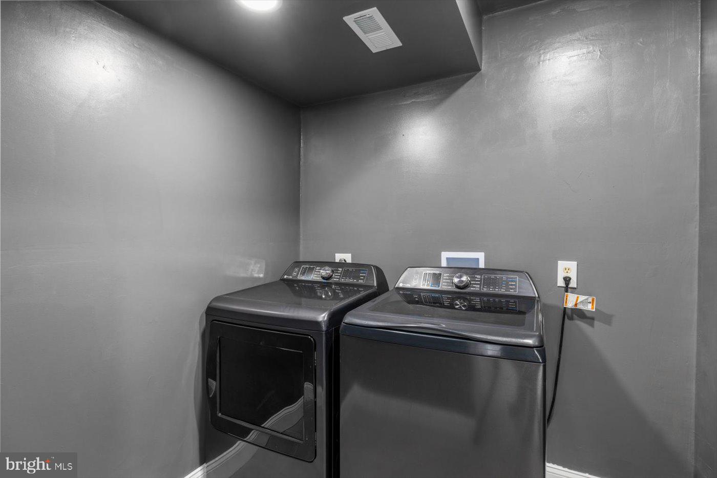 WALNUT HILLS - Residential