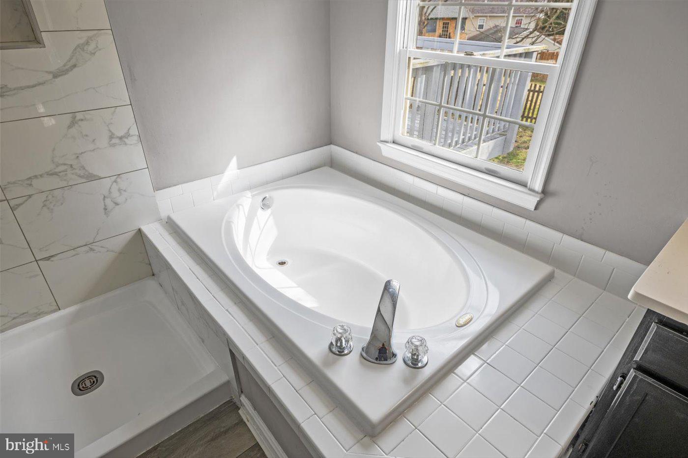 WALNUT HILLS - Residential