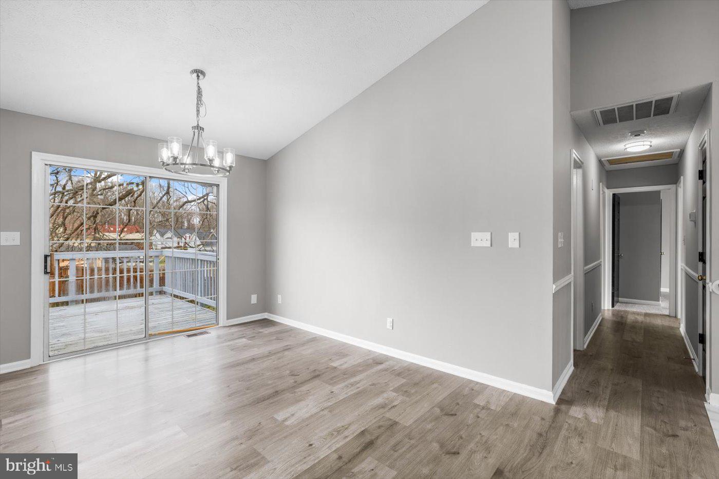 WALNUT HILLS - Residential