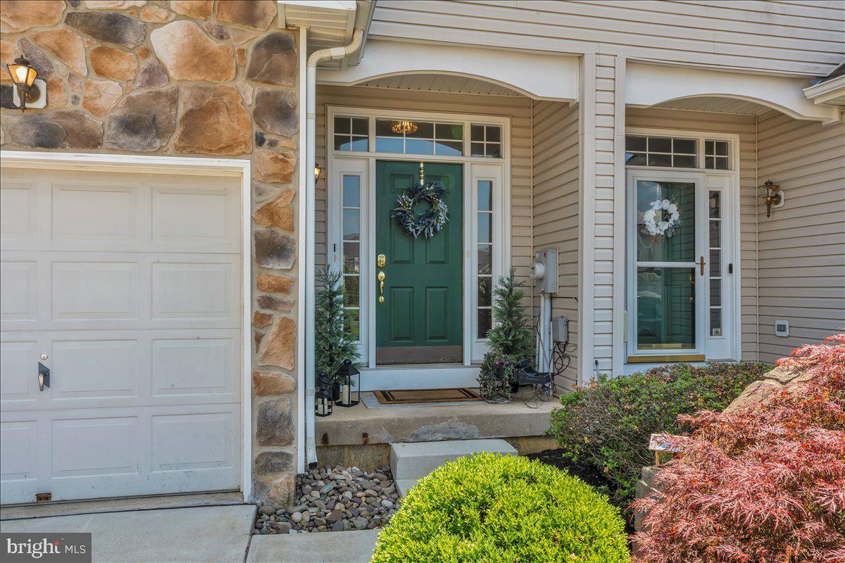 14 SPYGLASS COURT