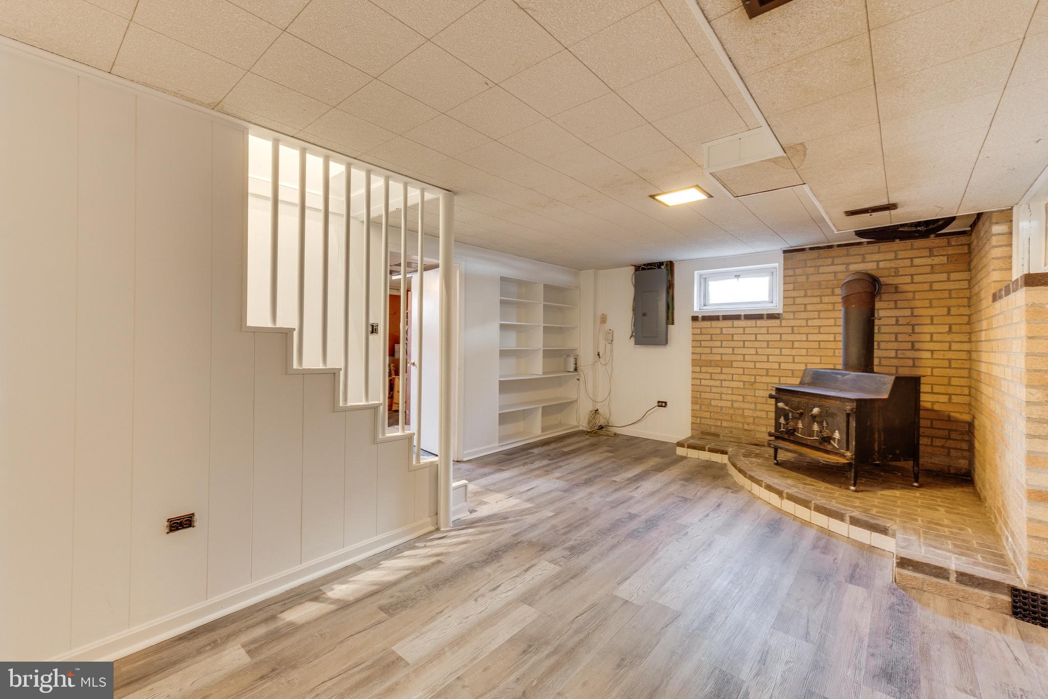 BROYHILL PARK - Residential