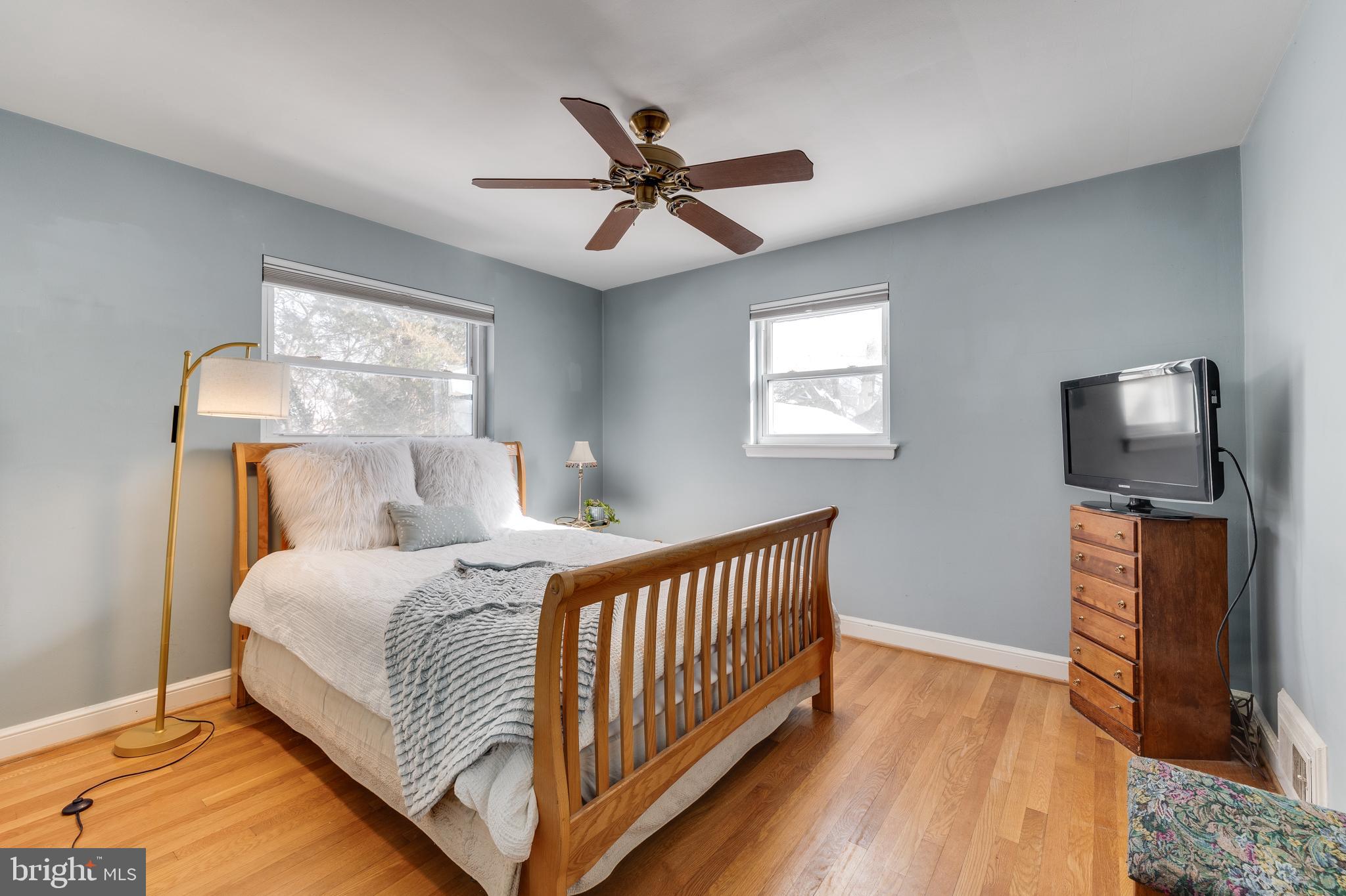 BROYHILL PARK - Residential