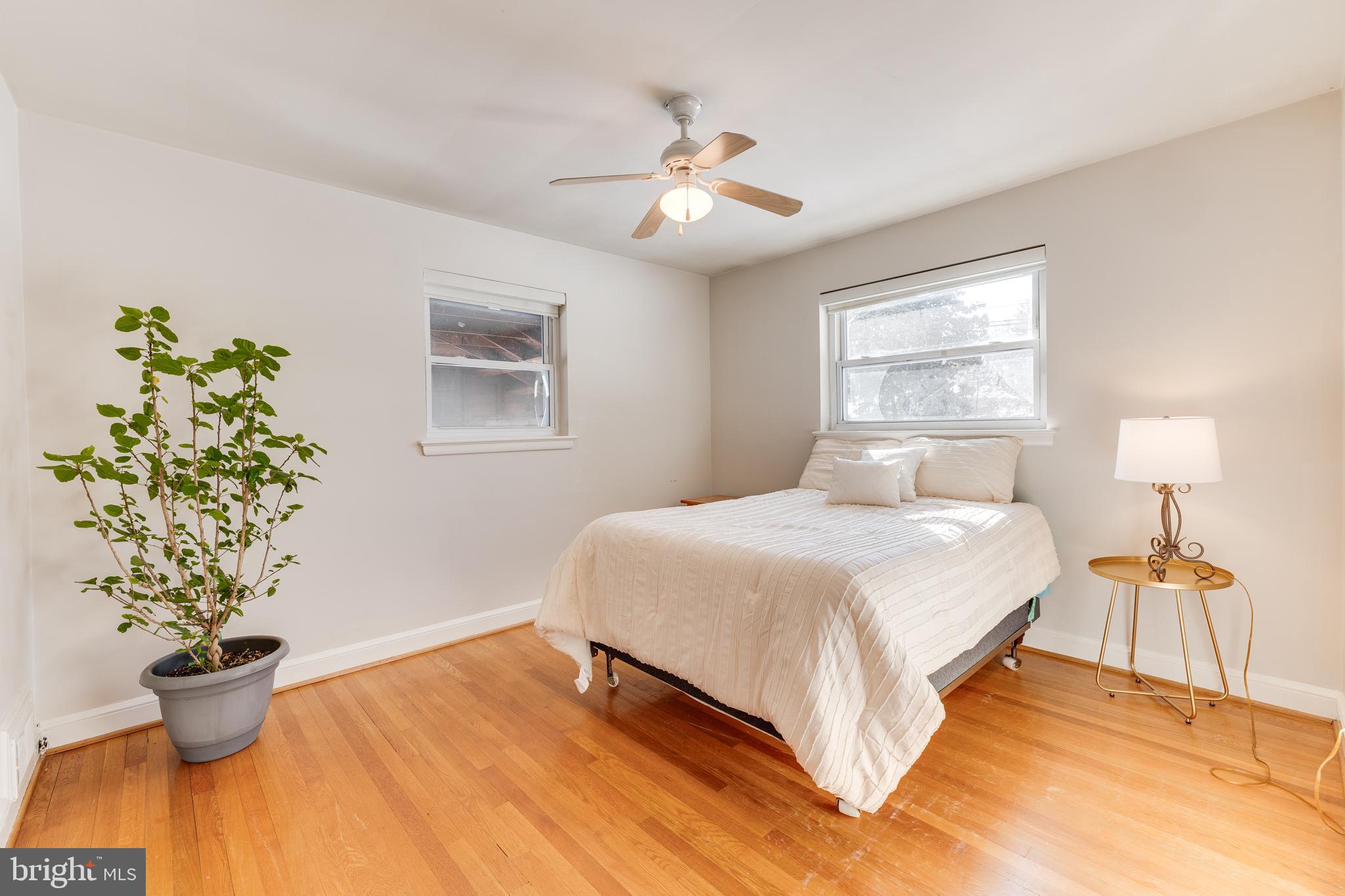 BROYHILL PARK - Residential