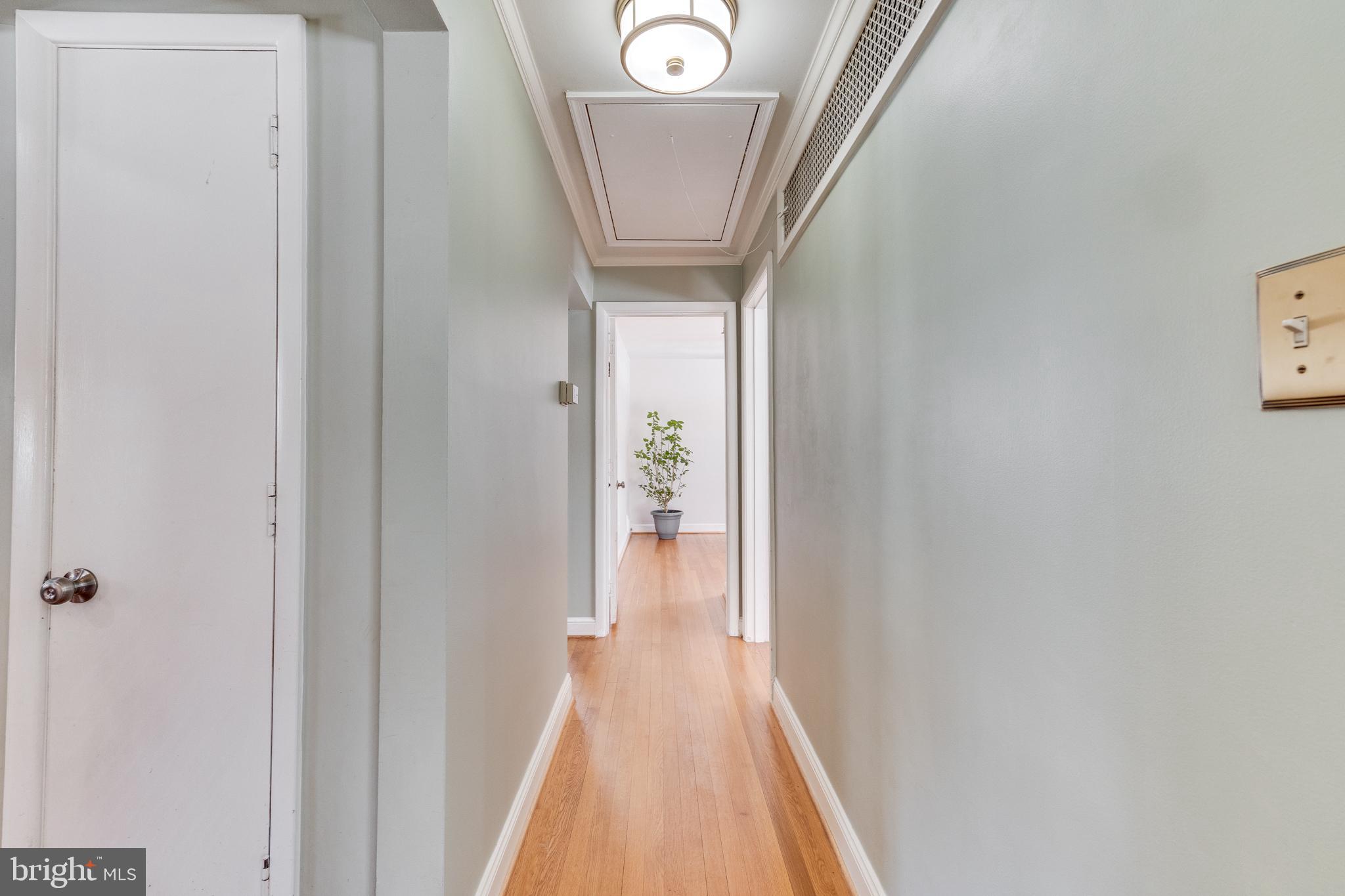 BROYHILL PARK - Residential