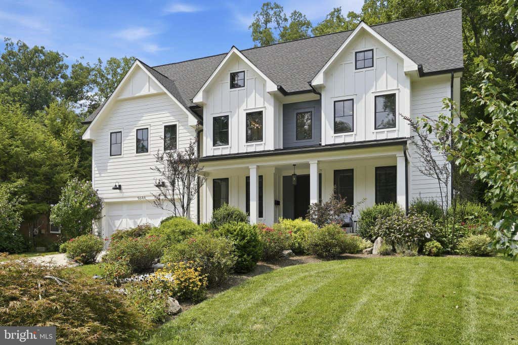 Photo of 5644 Bent Branch Road, BETHESDA, MD 20816 (MLS # MDMC2251790)