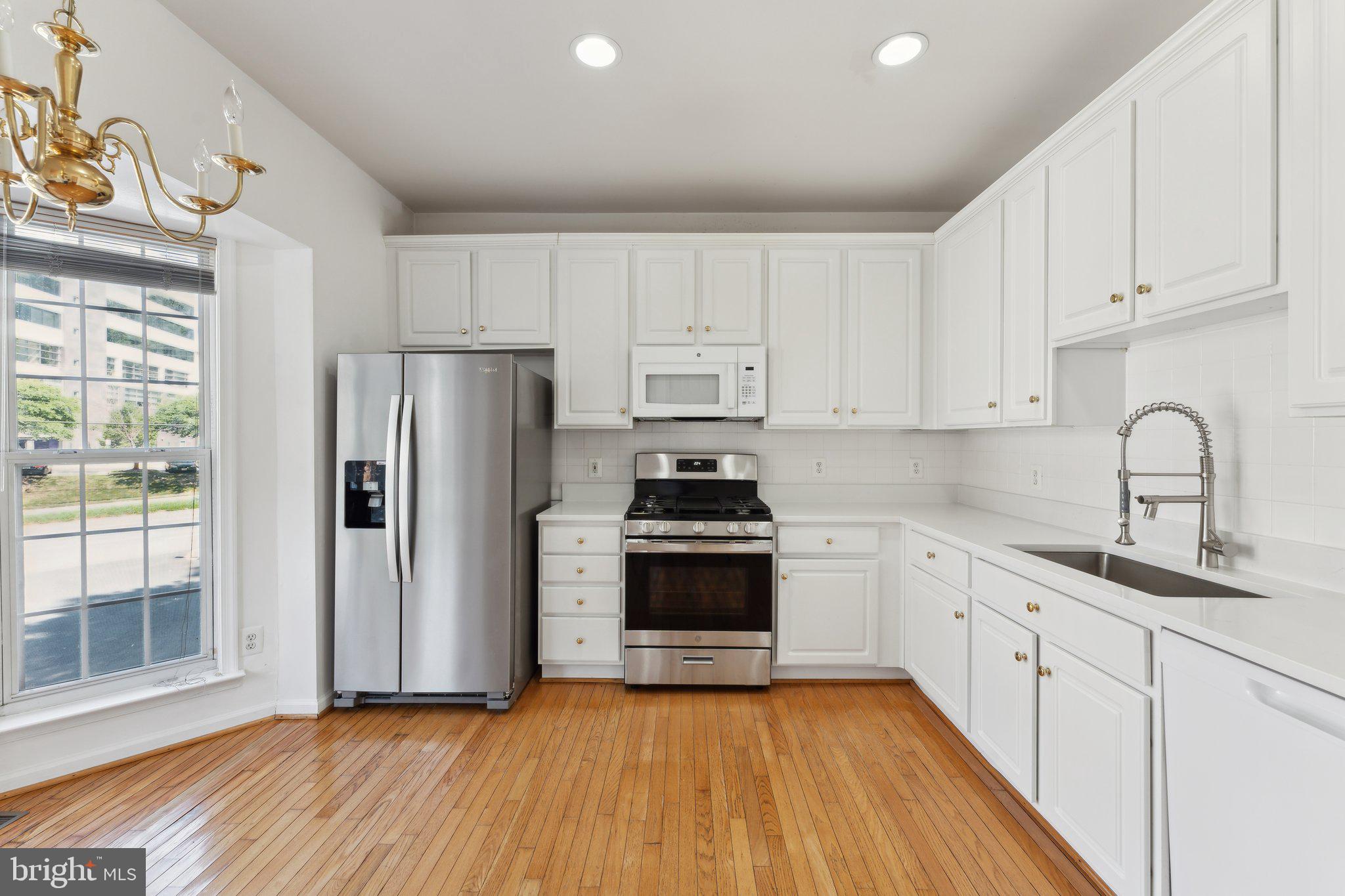 HERITAGE WOODS - Residential Lease