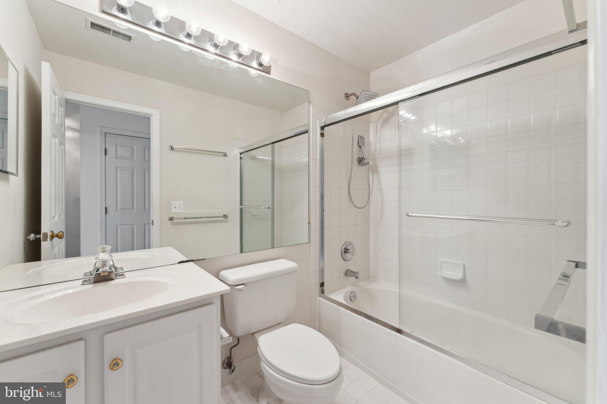 HERITAGE WOODS - Residential Lease