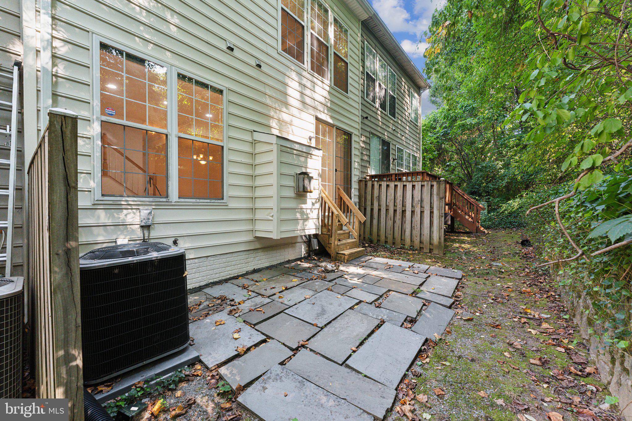 HERITAGE WOODS - Residential Lease