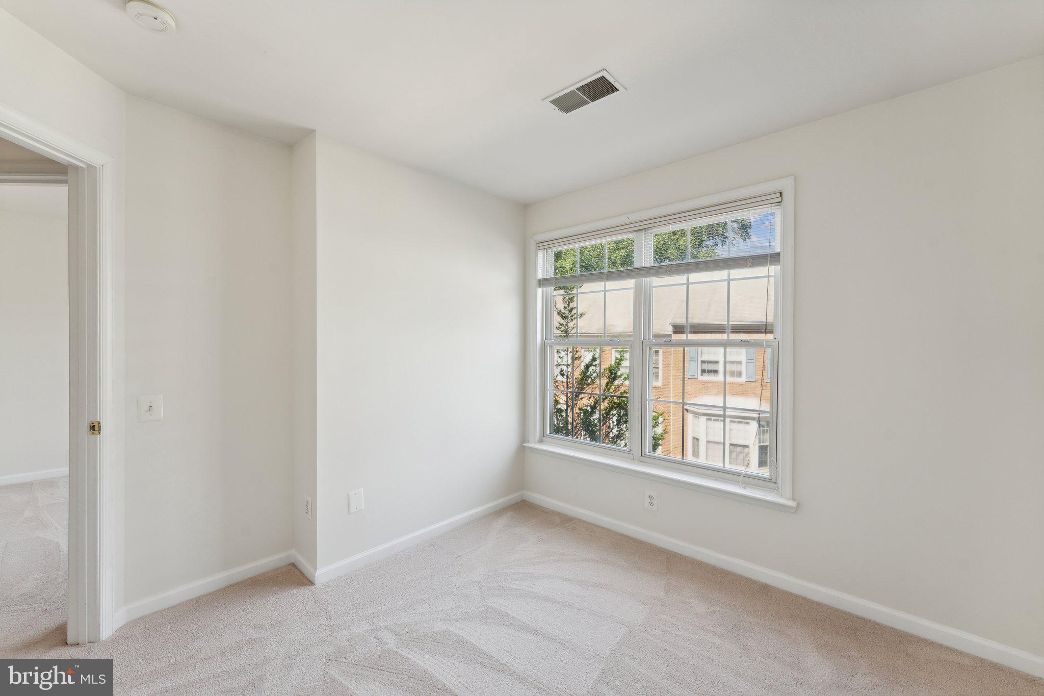 HERITAGE WOODS - Residential Lease