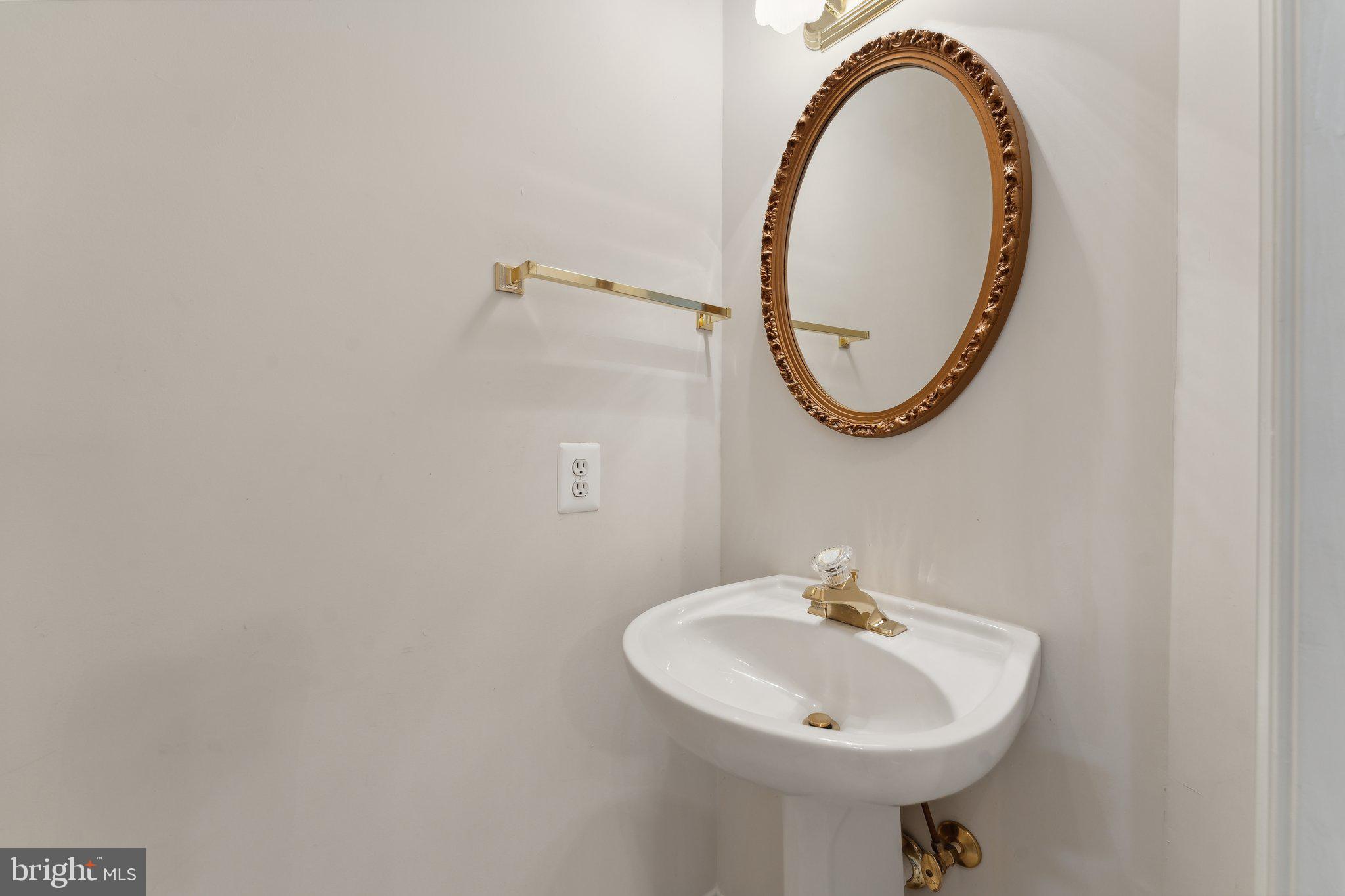 HERITAGE WOODS - Residential Lease