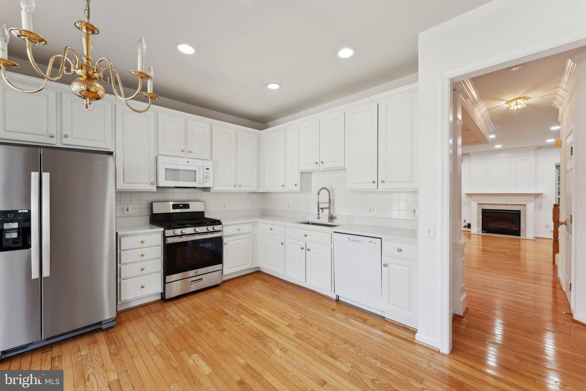 HERITAGE WOODS - Residential Lease