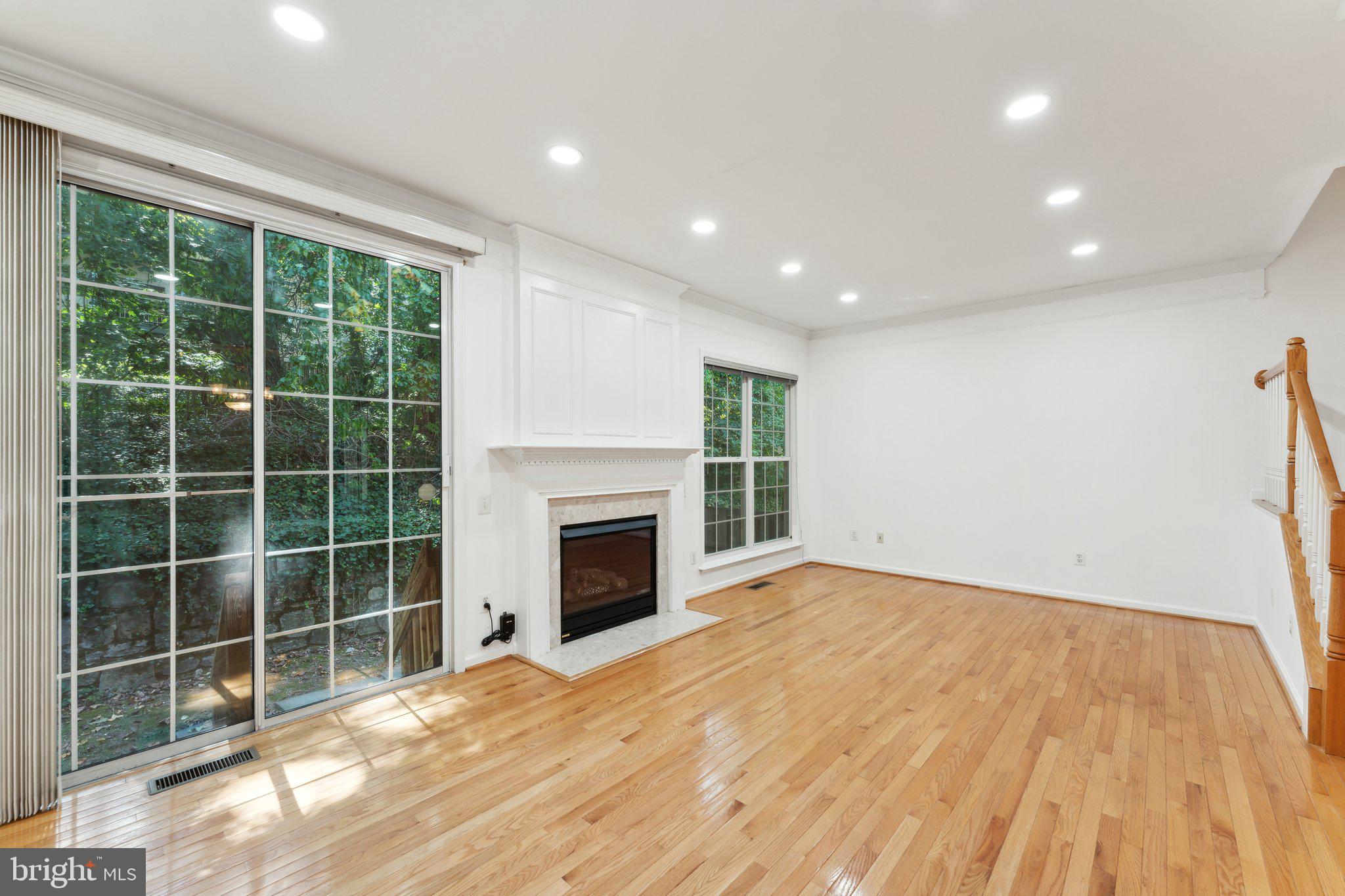 HERITAGE WOODS - Residential Lease