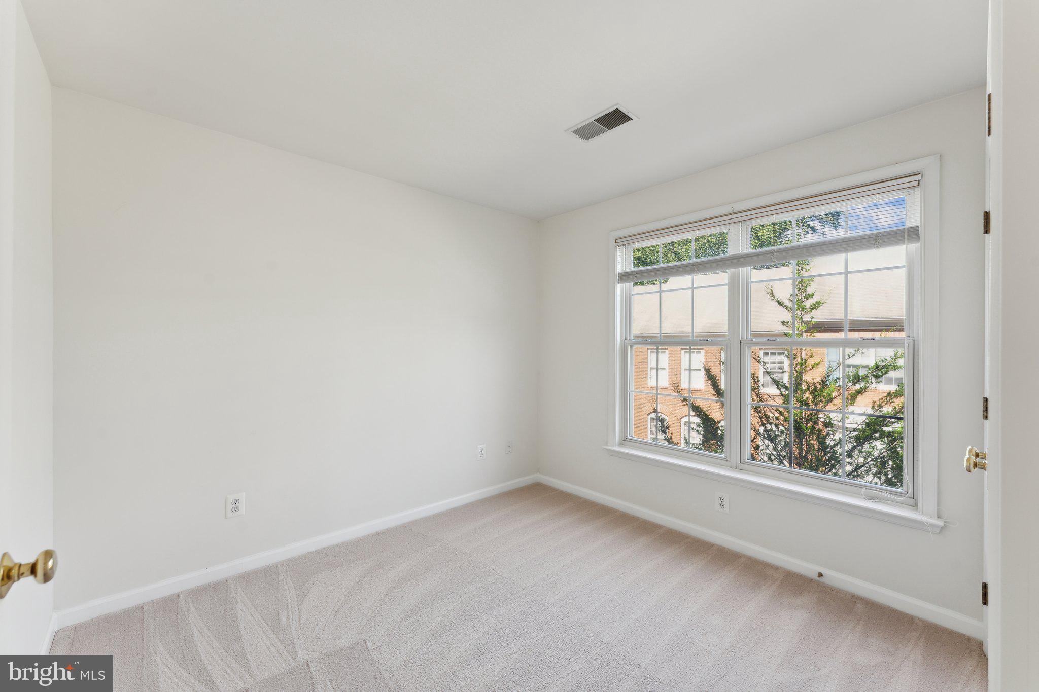 HERITAGE WOODS - Residential Lease