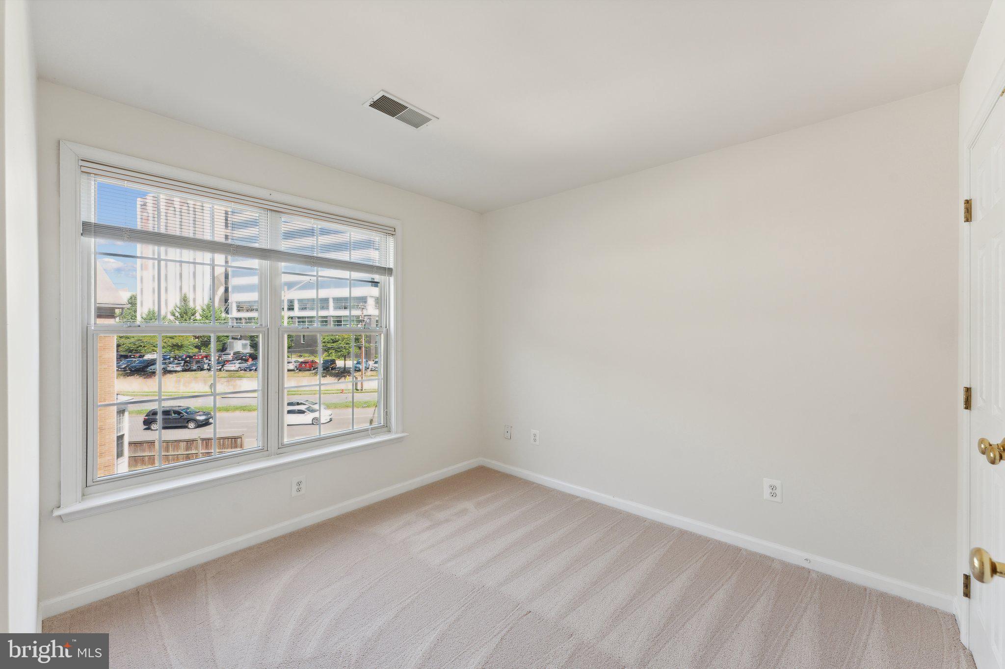 HERITAGE WOODS - Residential Lease