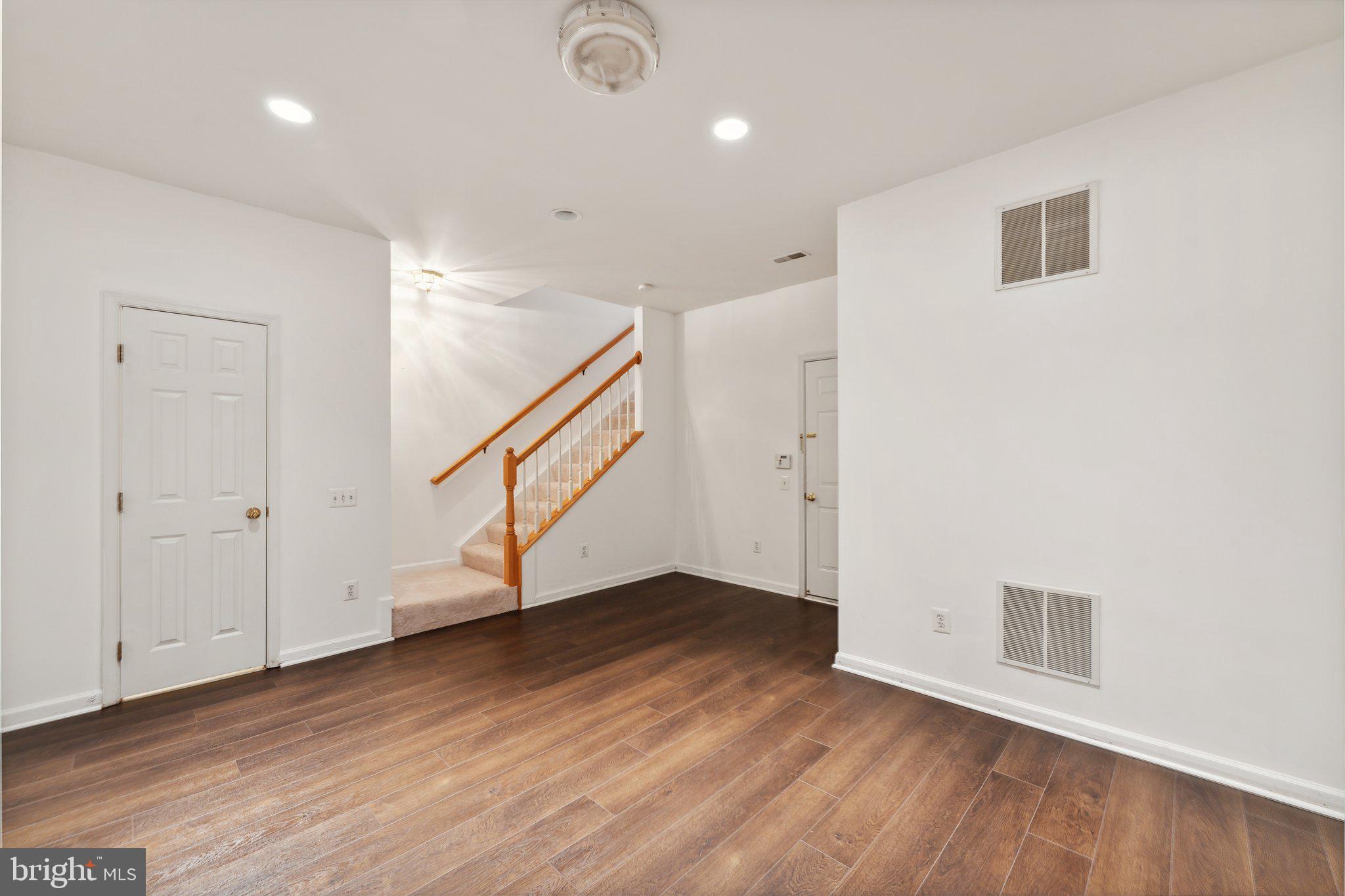 HERITAGE WOODS - Residential Lease