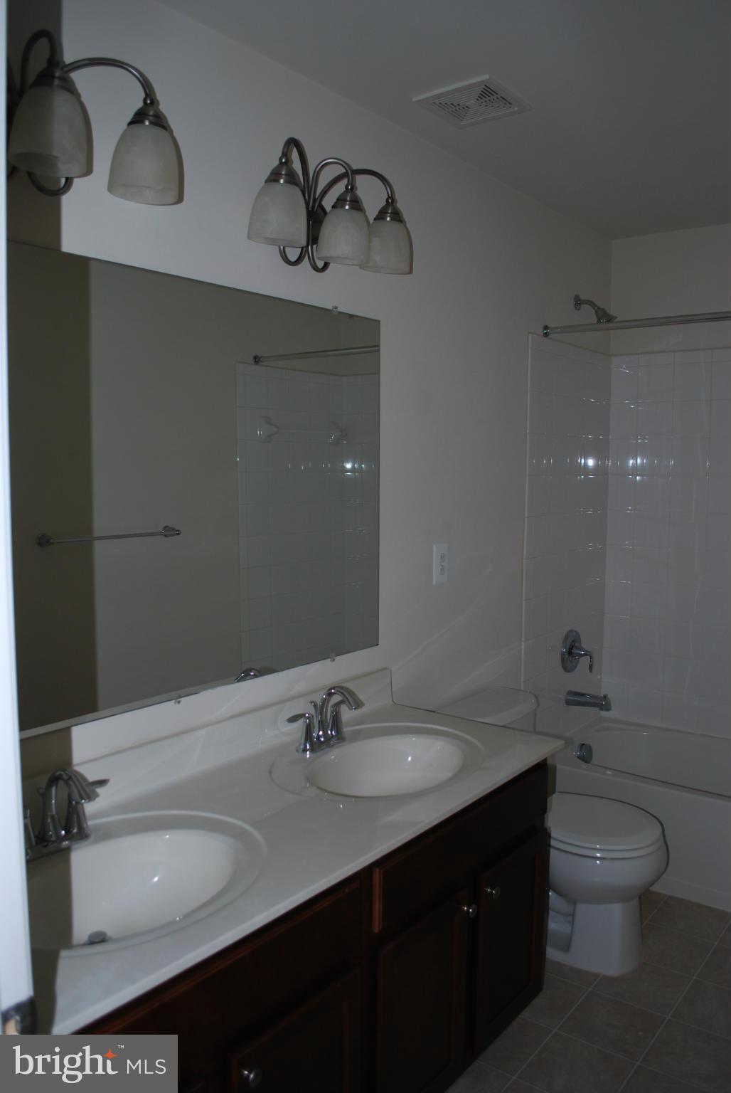 ST CHARLES SUB - GLENEAGLES - Residential Lease