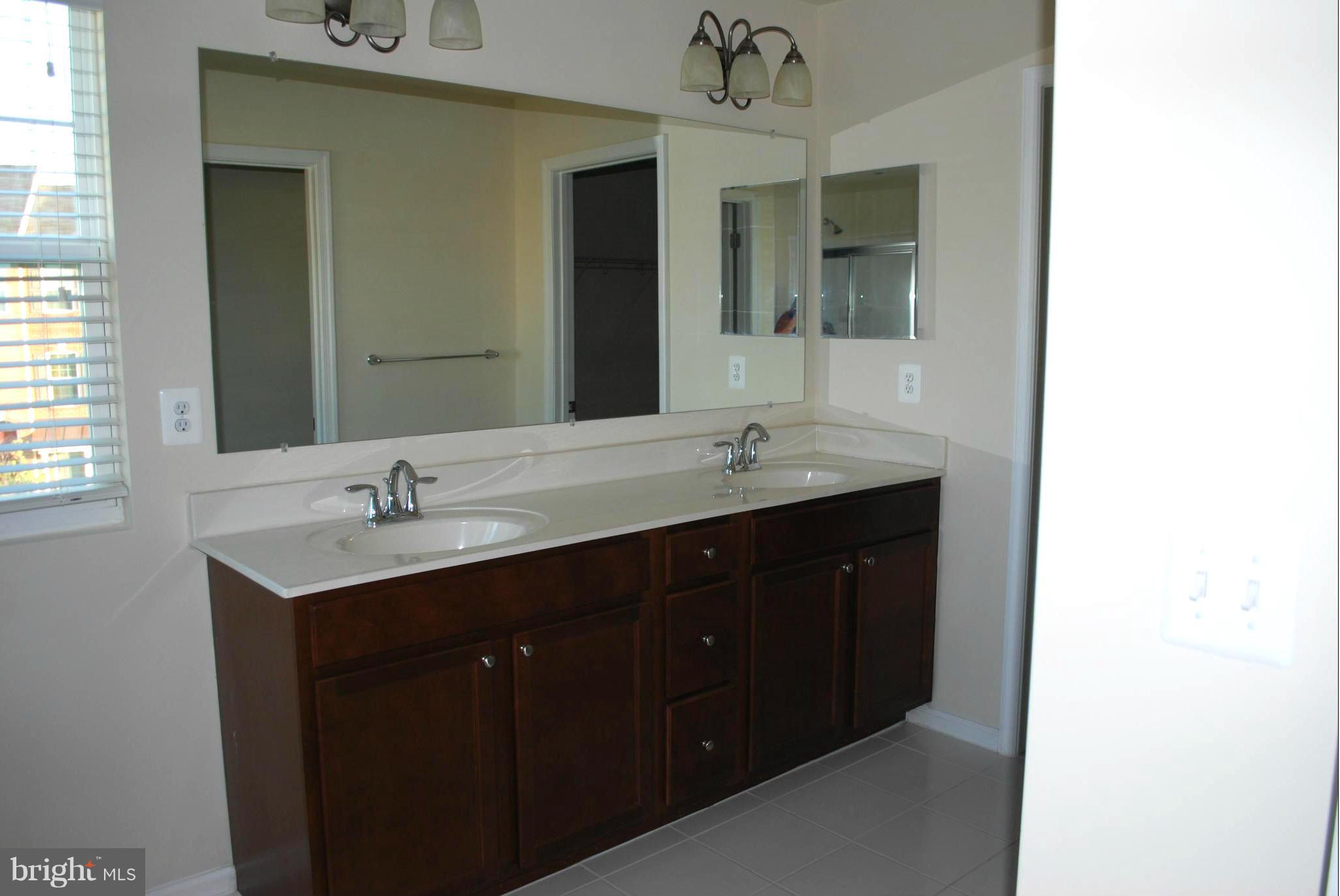 ST CHARLES SUB - GLENEAGLES - Residential Lease