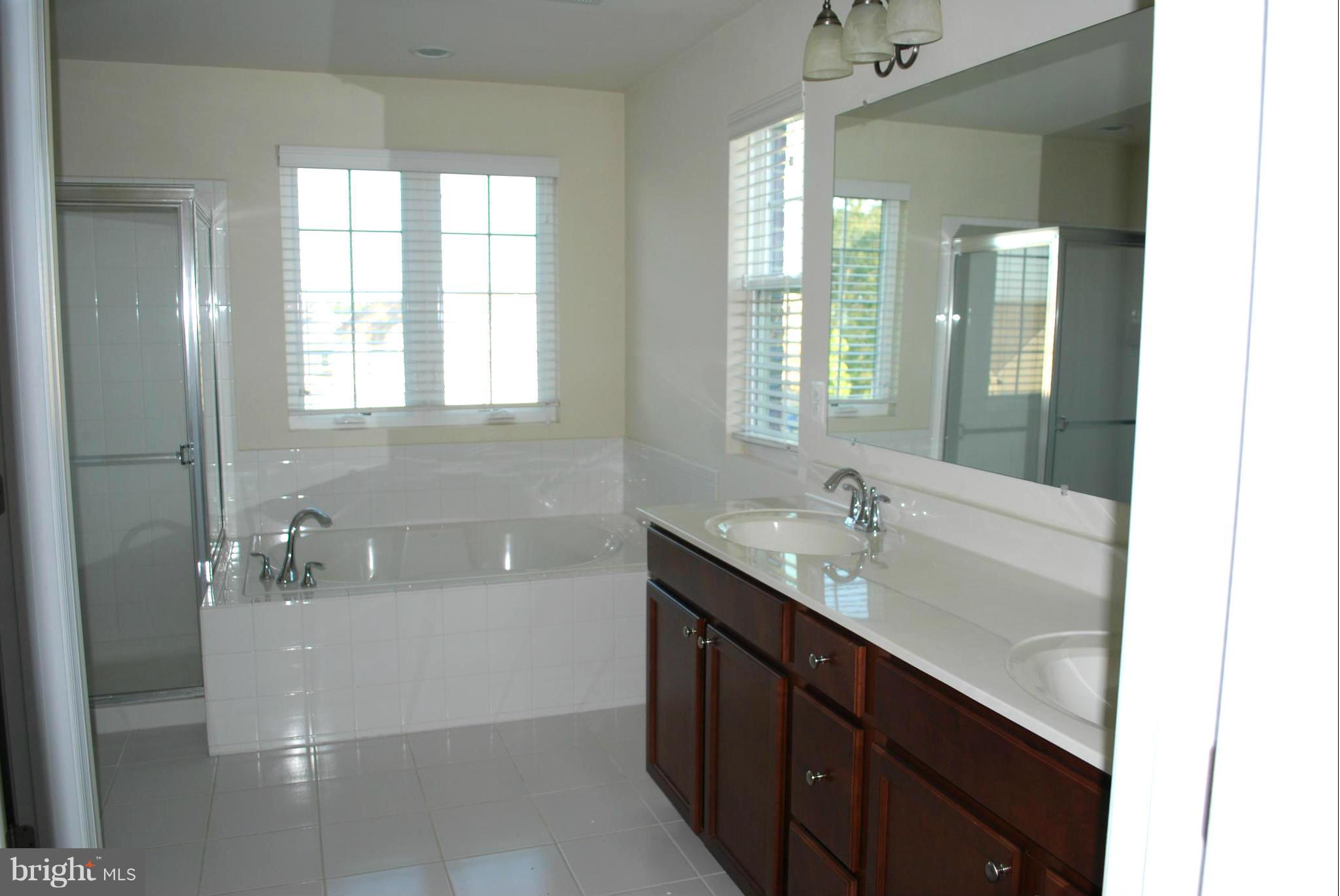 ST CHARLES SUB - GLENEAGLES - Residential Lease