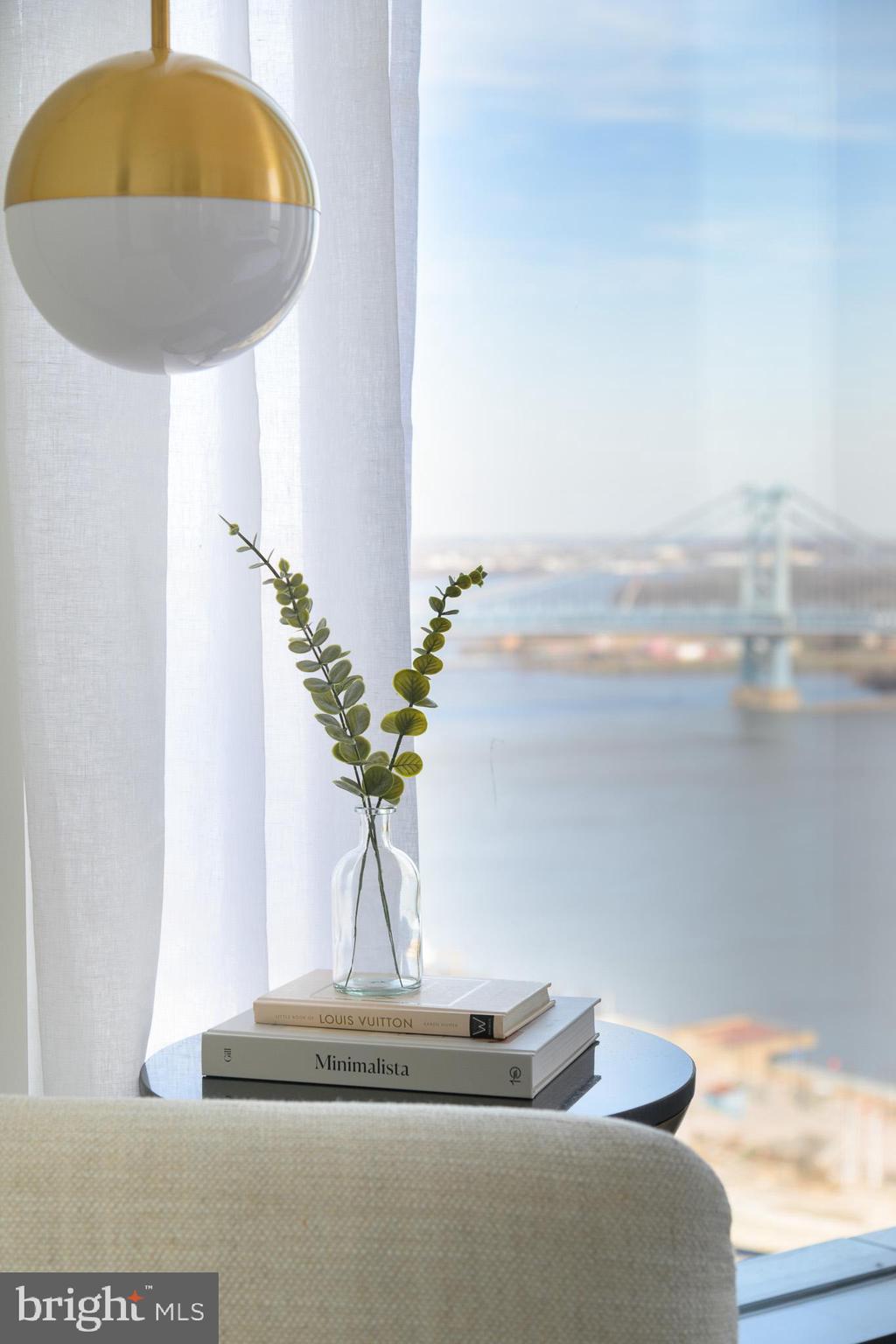 SOCIETY HILL - Residential Lease