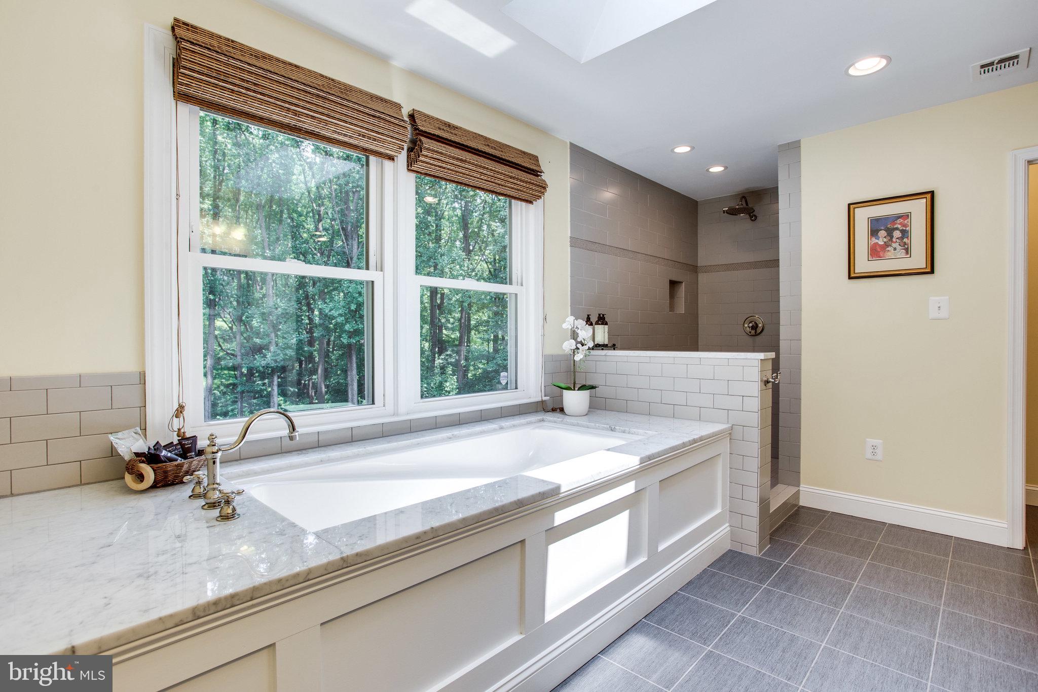 AMBERWOOD - Residential