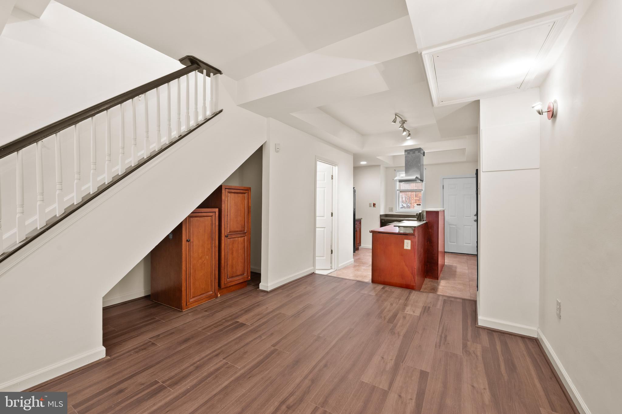 WASHINGTON VILLAGE - Residential